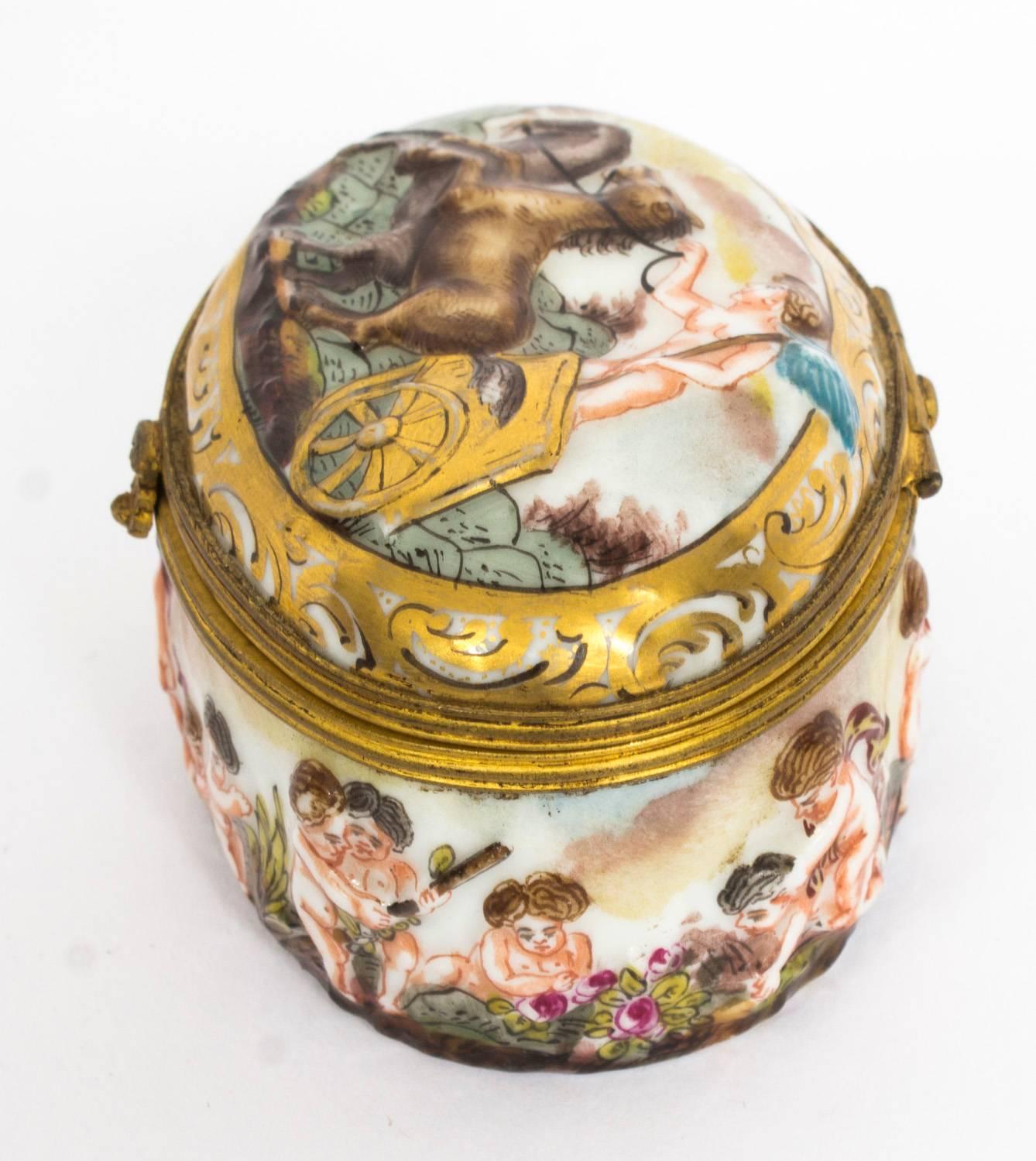 19th Century Italian Capodimonte Porcelain Pill Box 1