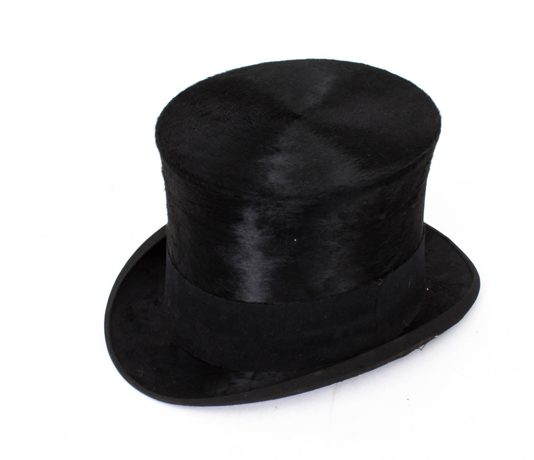 This is a fabulous W. MacQueen & Co silk top hat, contained in its original leather case, circa 1880 in date.

Internal dimensions 19 x 15.5cm in overall good used condition.

W. MacQueen & Co. Ltd. London, Extra Best Quality, Bond St,