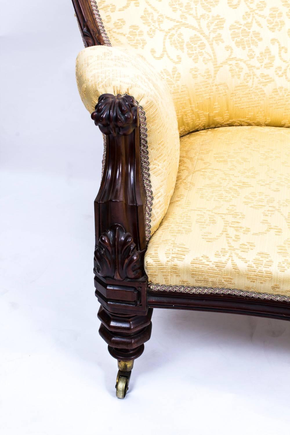 19th Century Victorian Walnut Double Chair Back Settee In Excellent Condition In London, GB