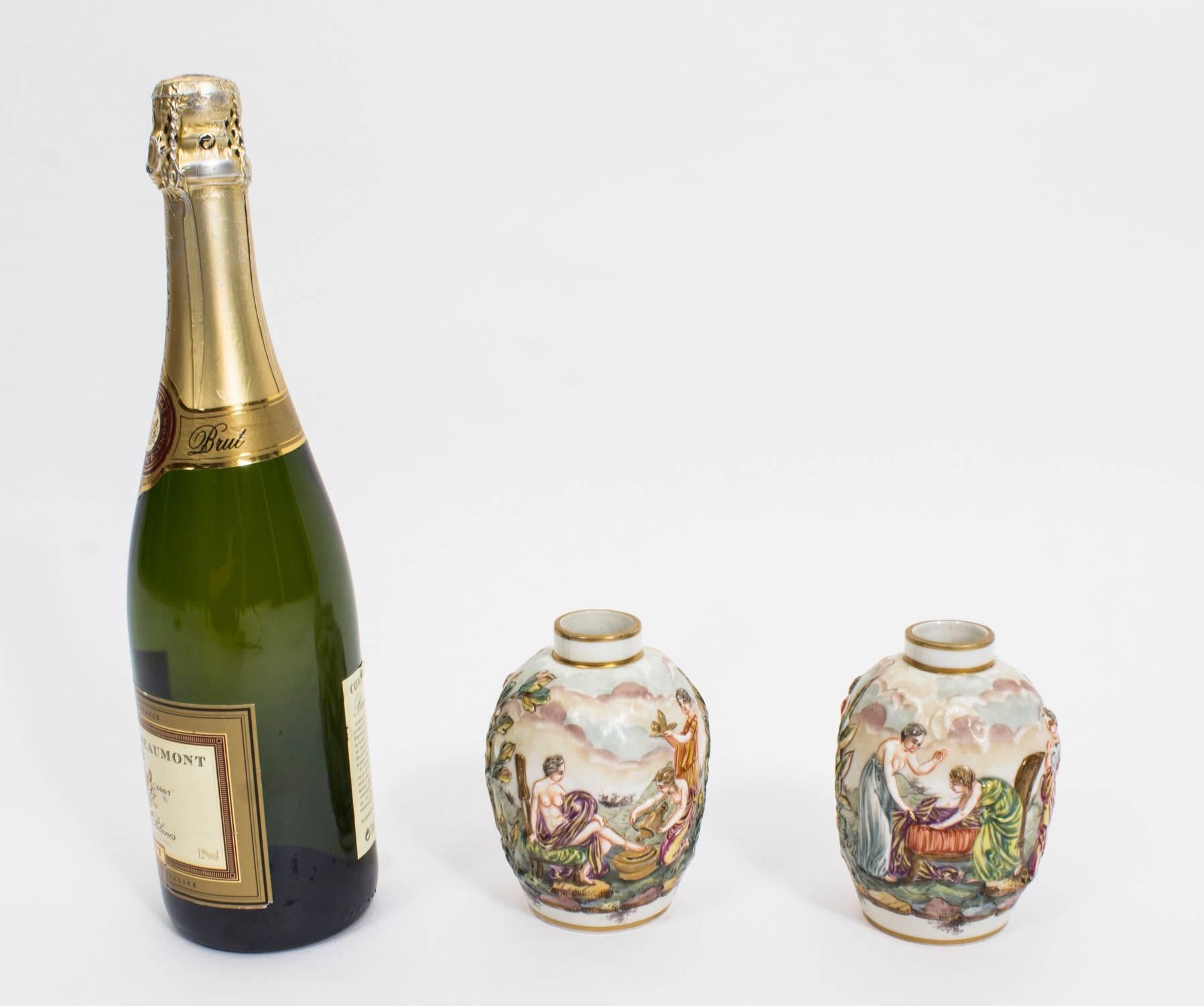 Antique Pair of Capodimonte Porcelain Urns Vases Jars, circa 1900 In Excellent Condition In London, GB