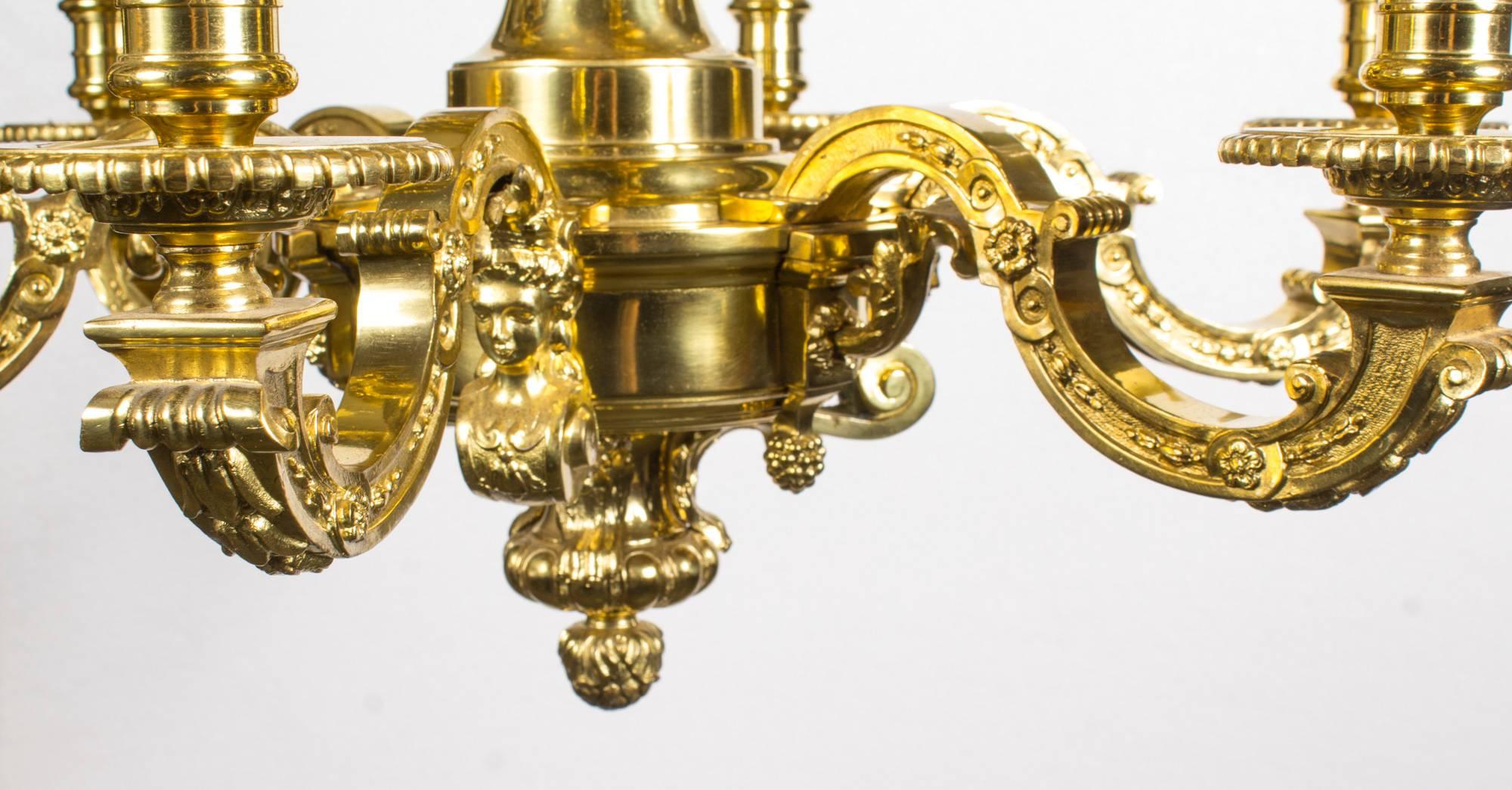 Early 20th Century French Louis XIV Style Twelve Branch Ormolu Chandelier For Sale 4