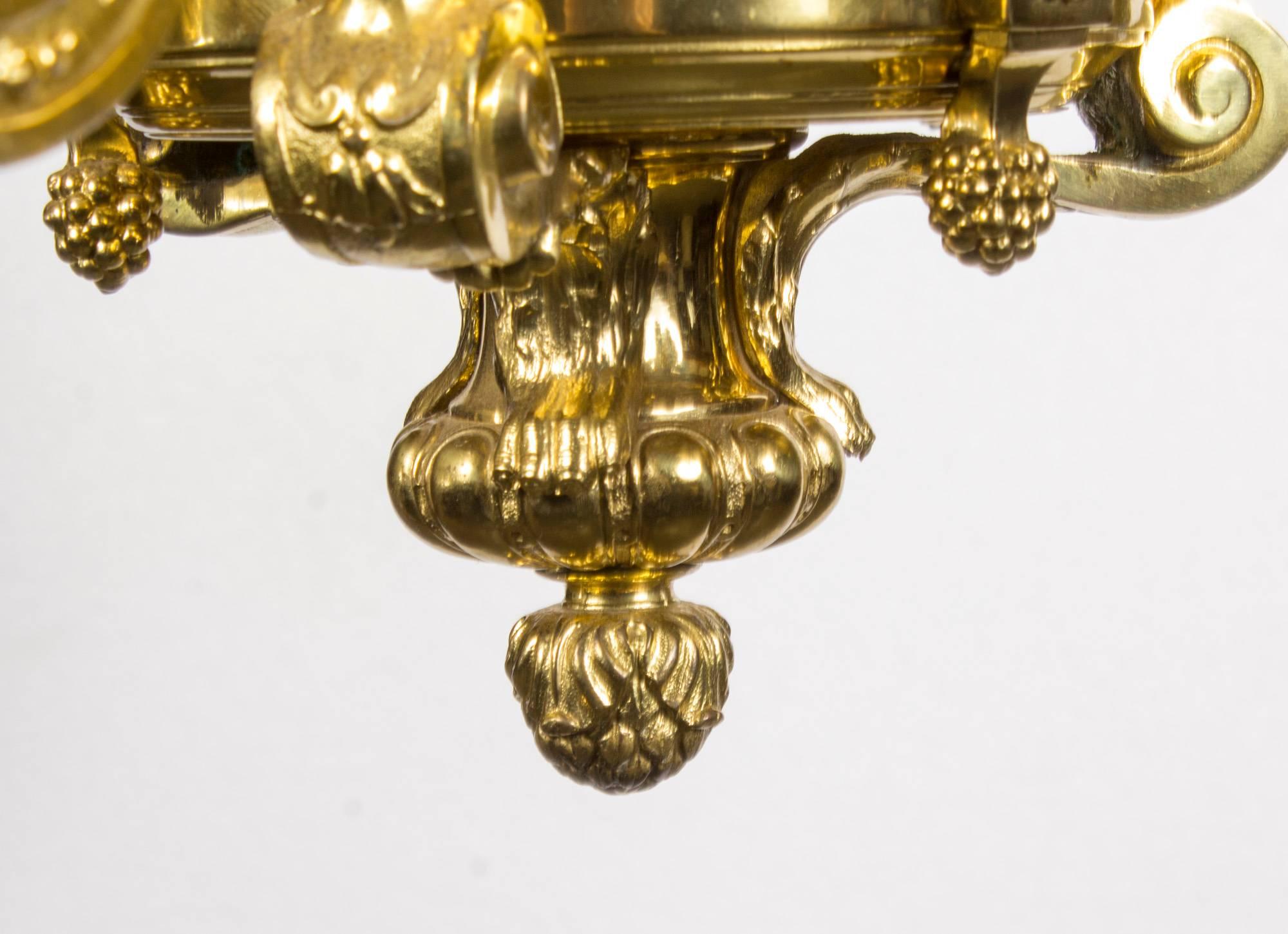 Französischer Goldbronze-Kronleuchter im Louis-XV-Stil des frühen 20. Jahrhunderts im Angebot 5