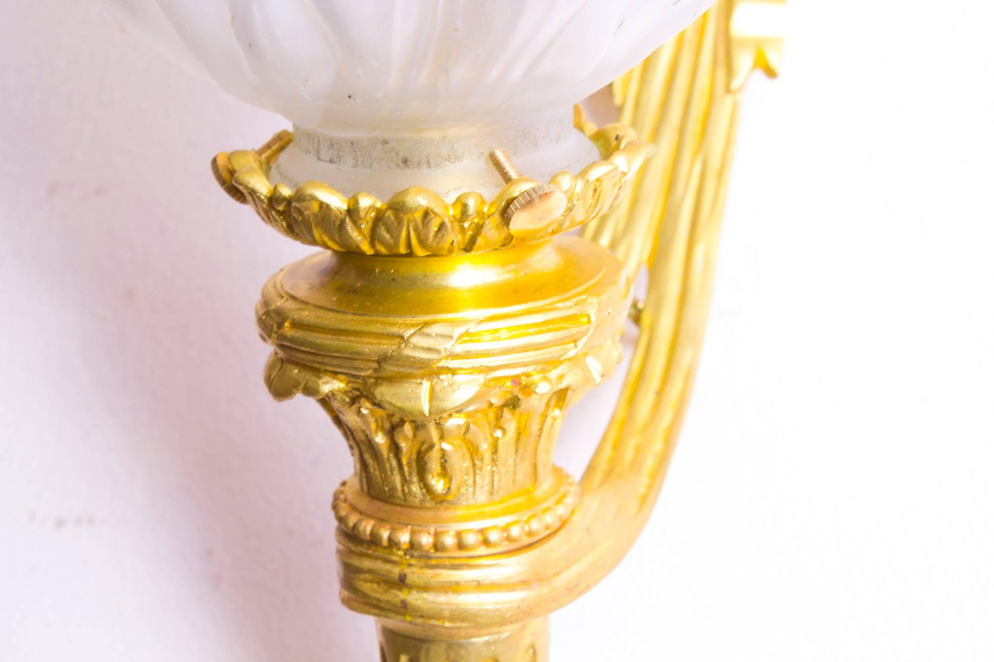 Early 20th Century Pair of Ormolu and Glass Flaming Torches Wall Lights 4