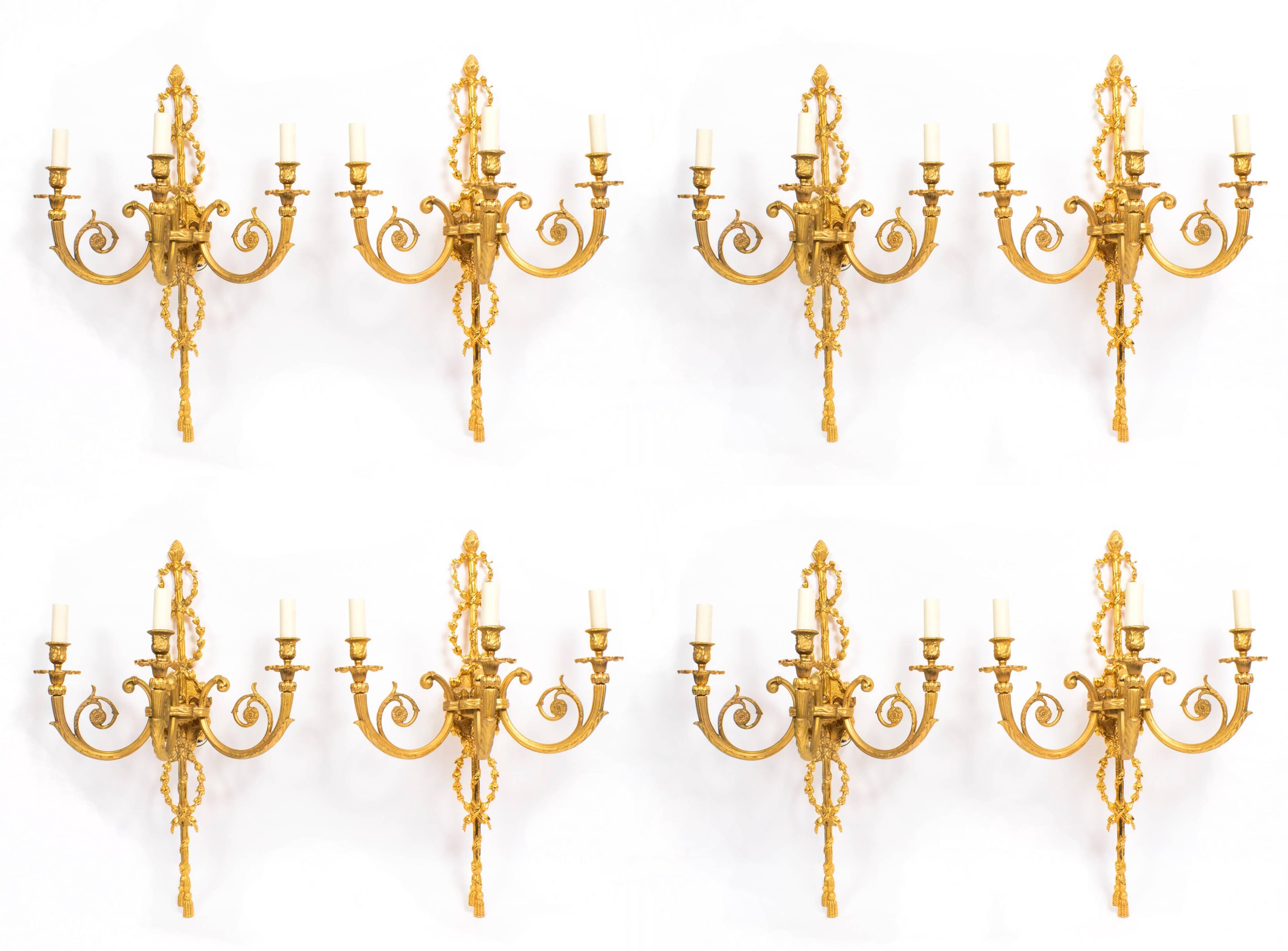 Early 20th Century Pair of French Neo-Classical Style Ormolu Wall Lights 5