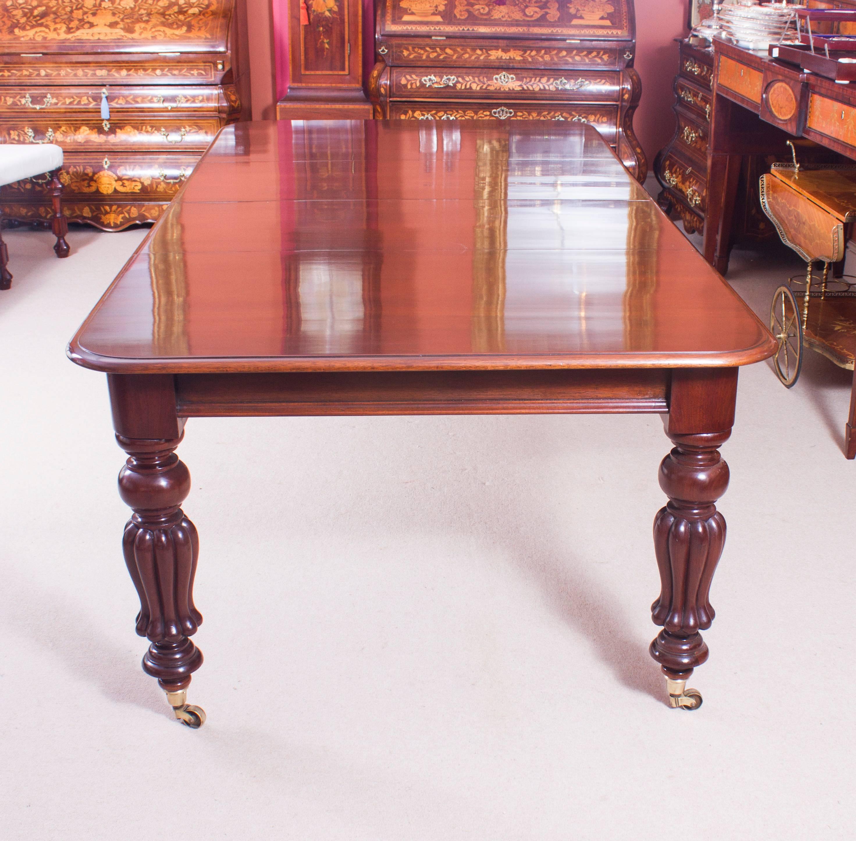 English 19th Century Victorian Extending Dining Table