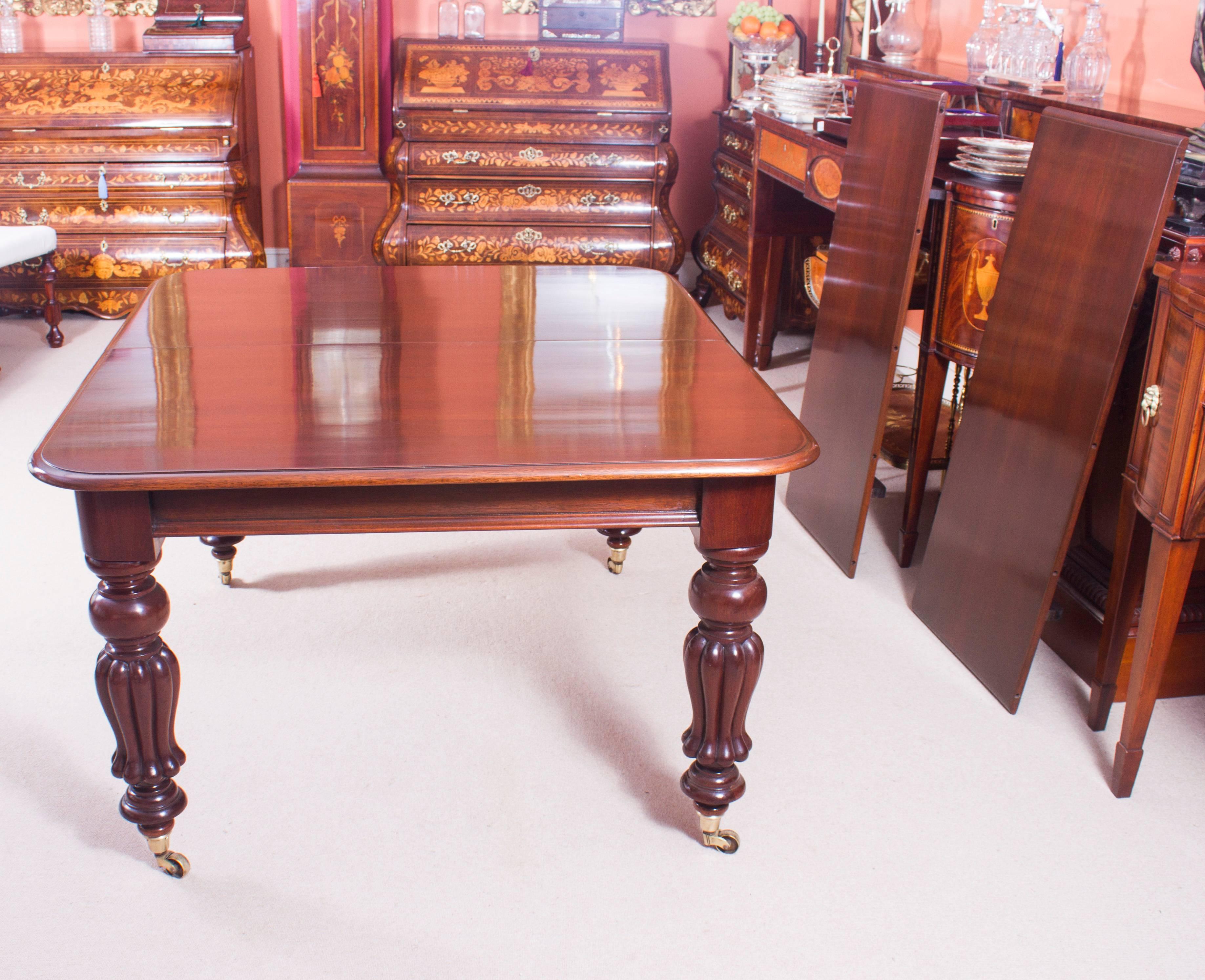 Mahogany 19th Century Victorian Extending Dining Table