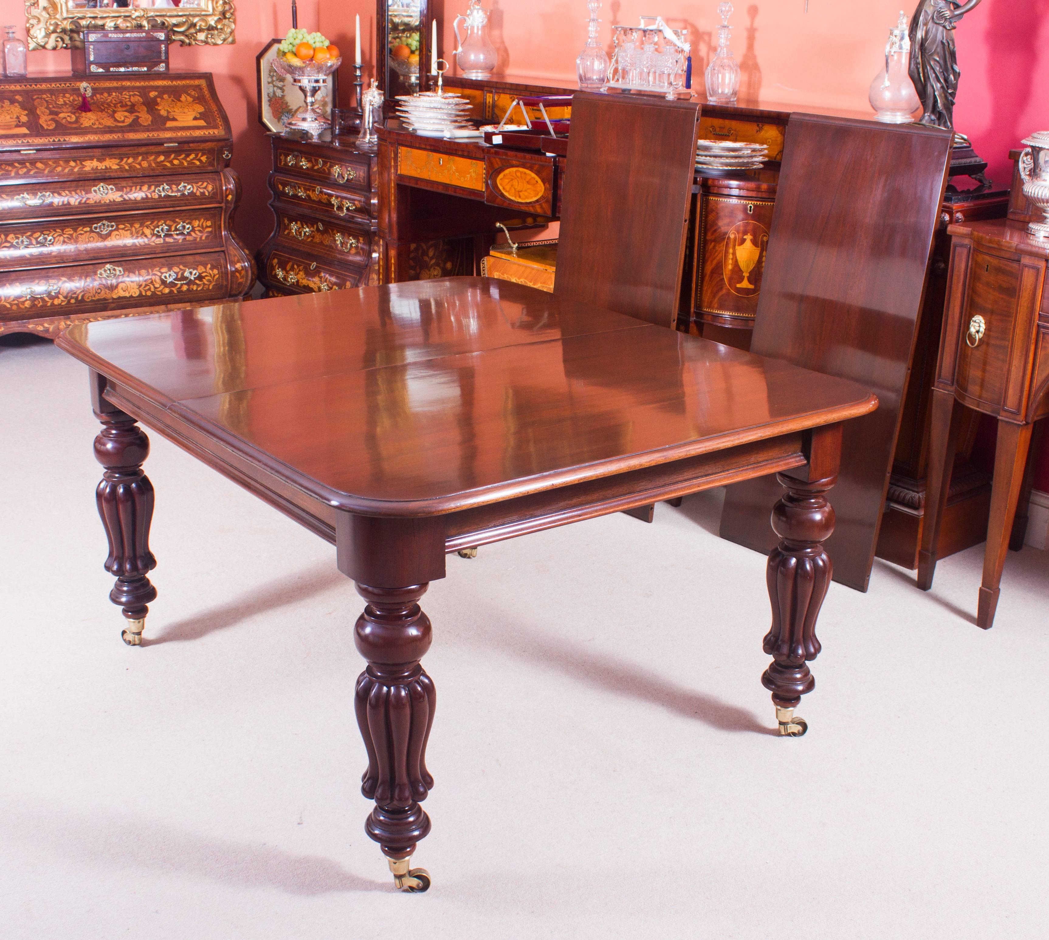 Mid-19th Century 19th Century Victorian Extending Dining Table