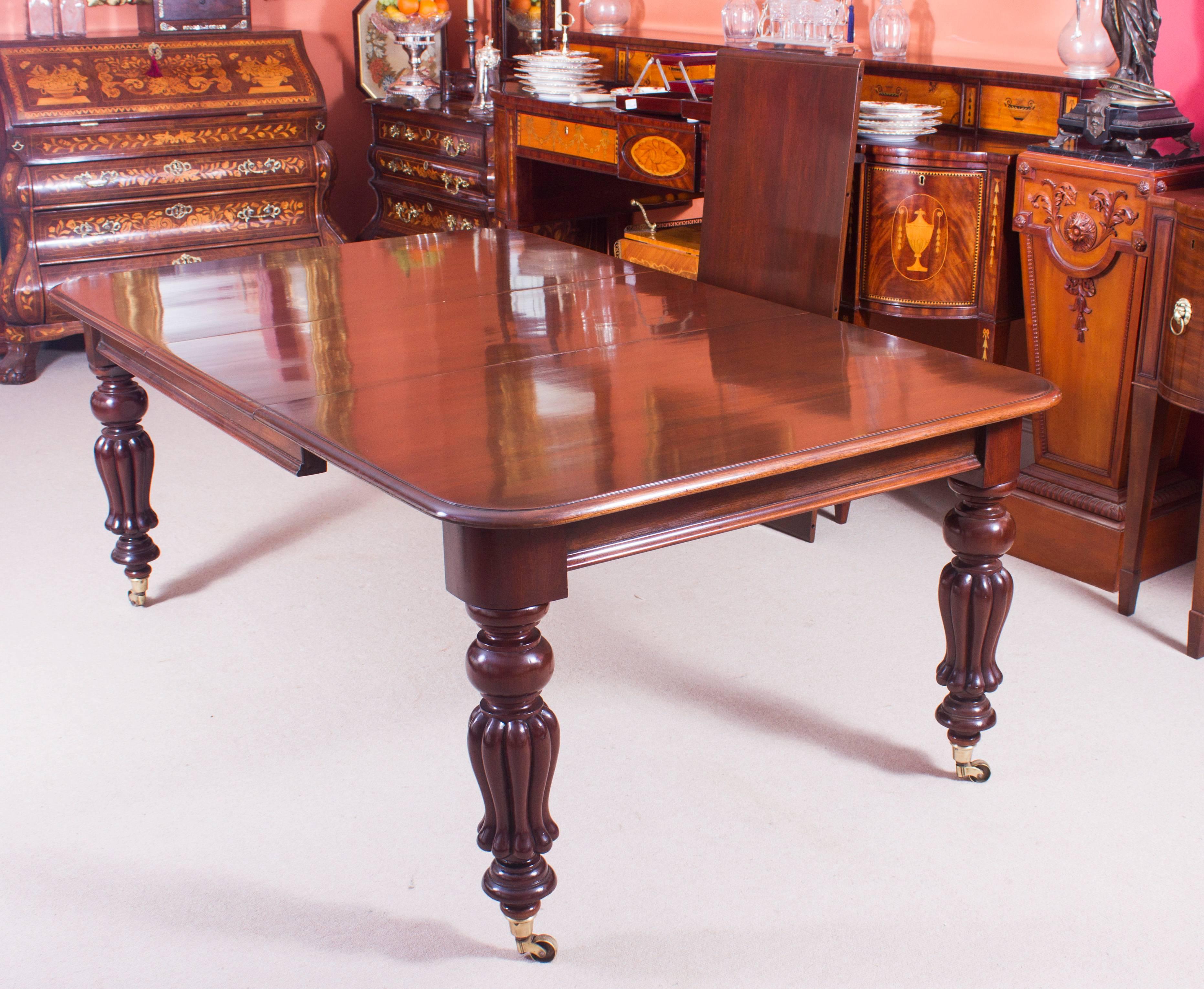 19th Century Victorian Extending Dining Table In Excellent Condition In London, GB