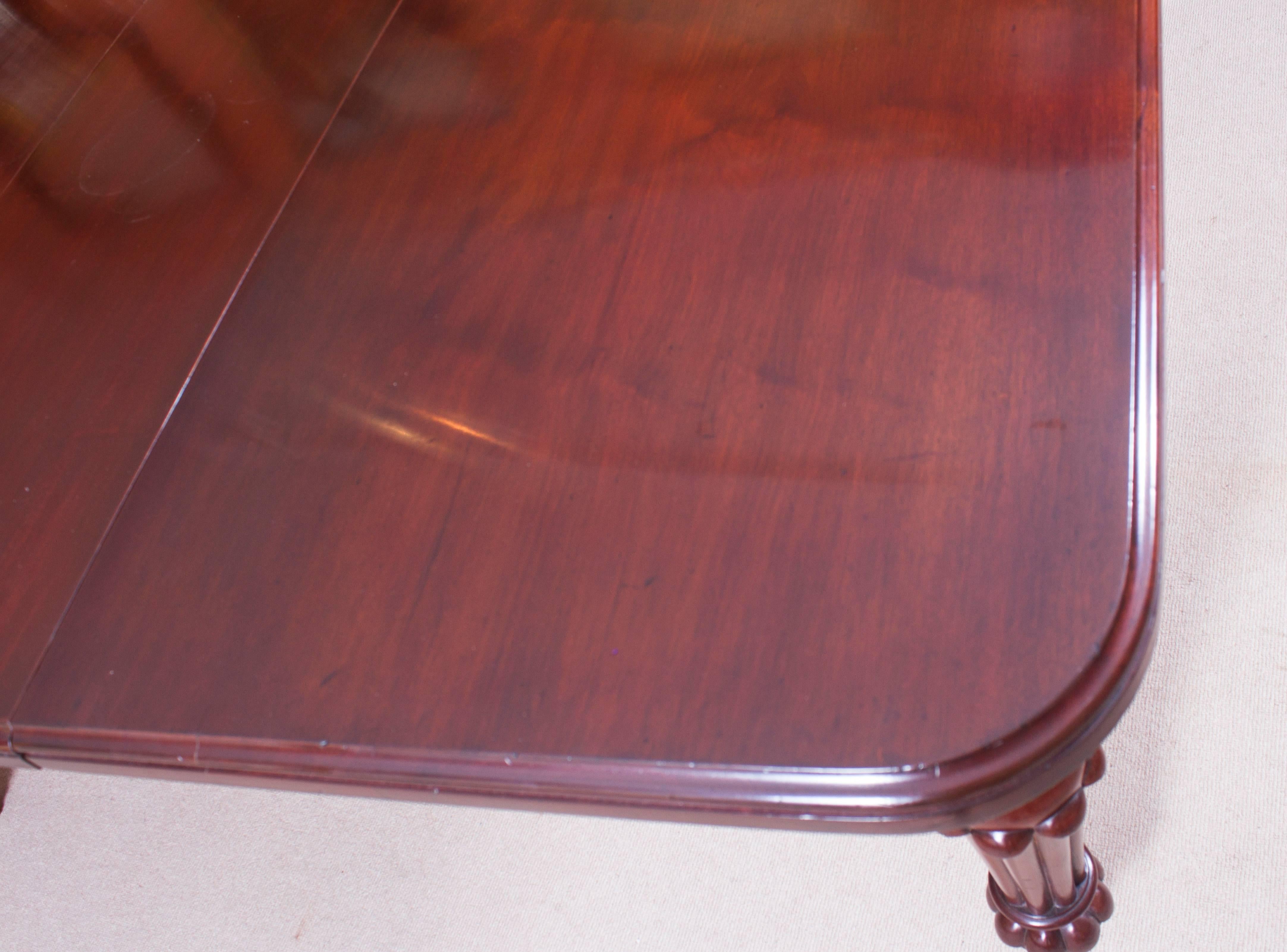 19th Century Flame Mahogany Extending Dining Table 1