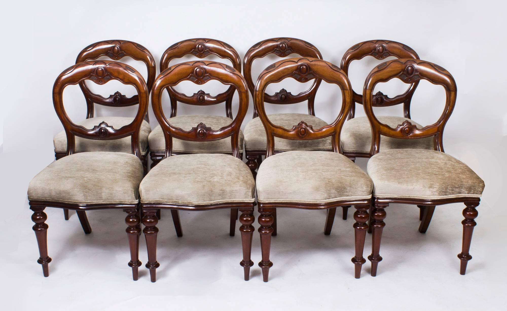 Late 19th Century 19th Century Victorian Oval Dining Table and Eight Antique Chairs