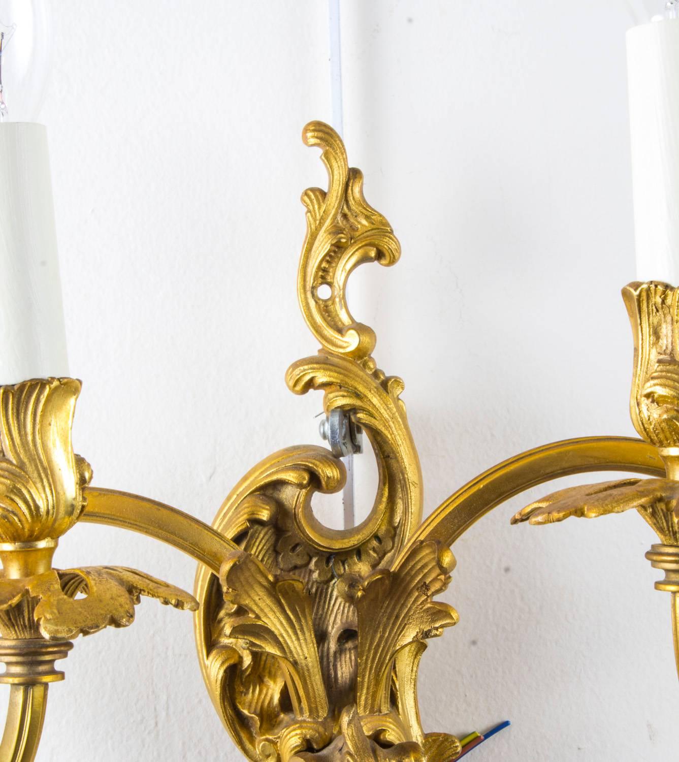 Early 20th Century Set of Four Gilded Bronze Rococo Ormolu Wall Lights 1