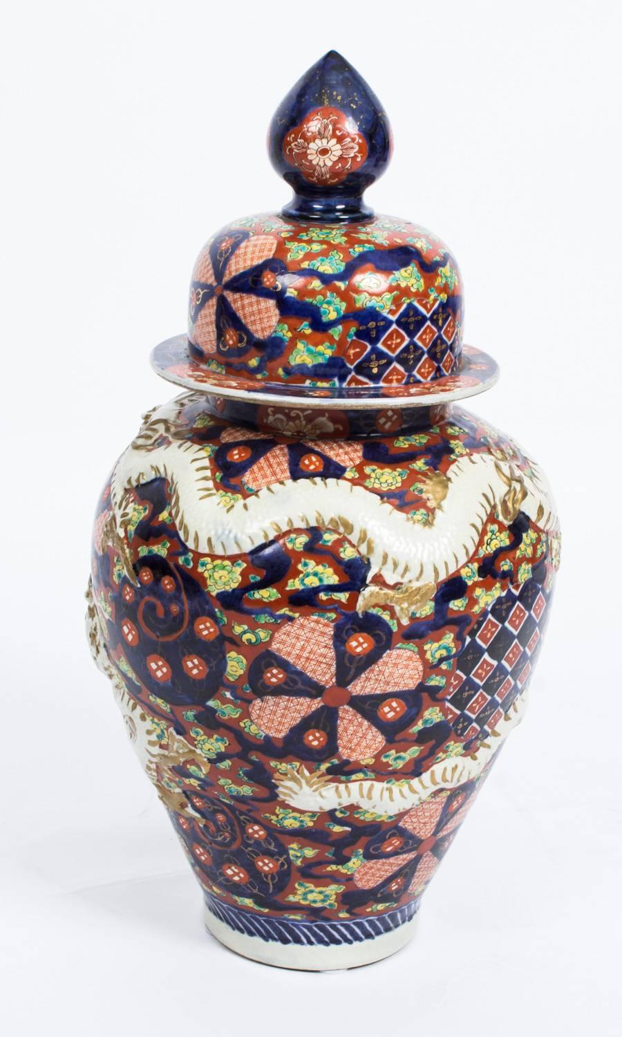 Late 19th Century Antique Pair of Japanese Imari Dragon Porcelain Vases, 19th Century
