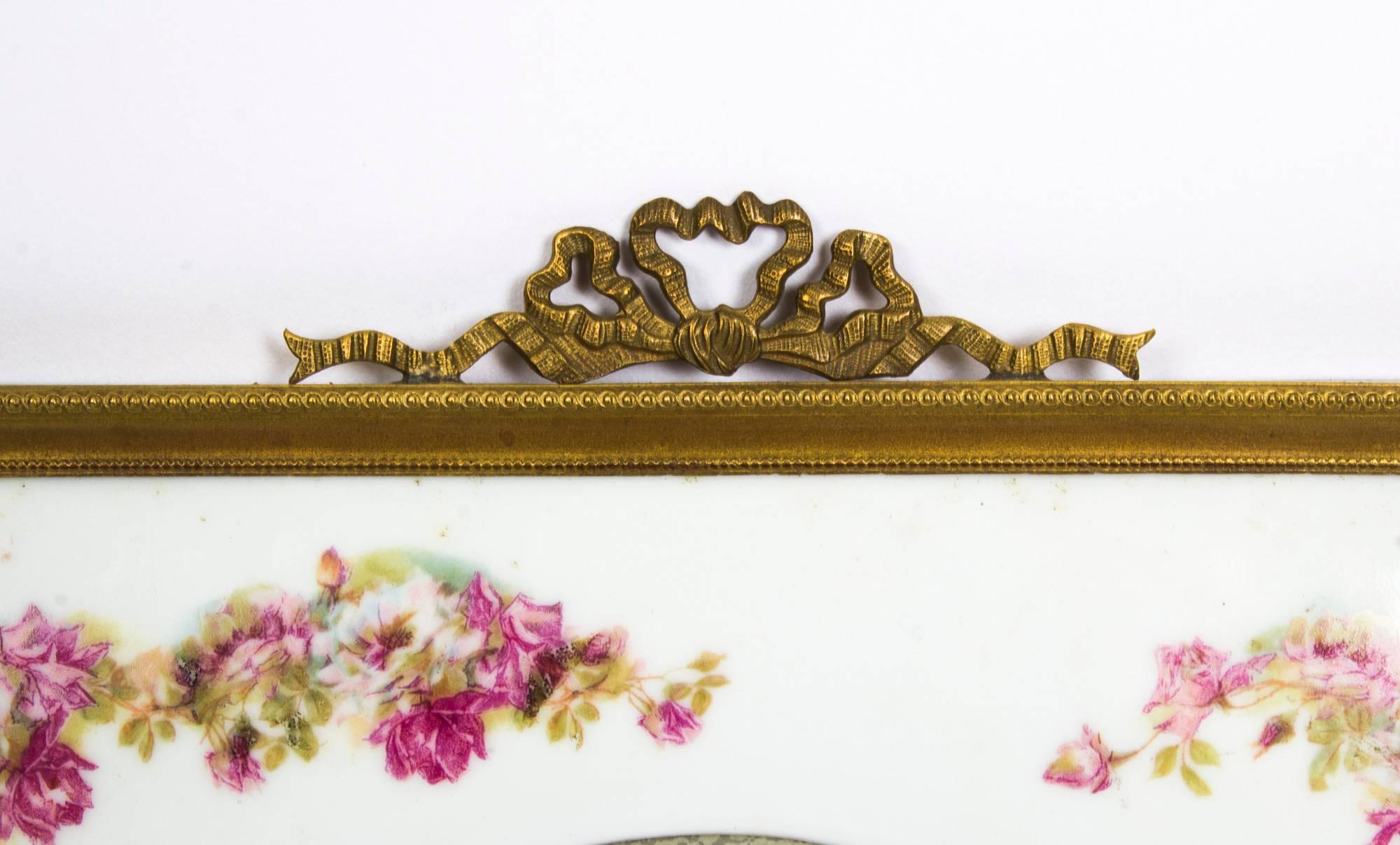 Hand-Painted Early 20th Century Pair of Continental Porcelain Photograph Frames