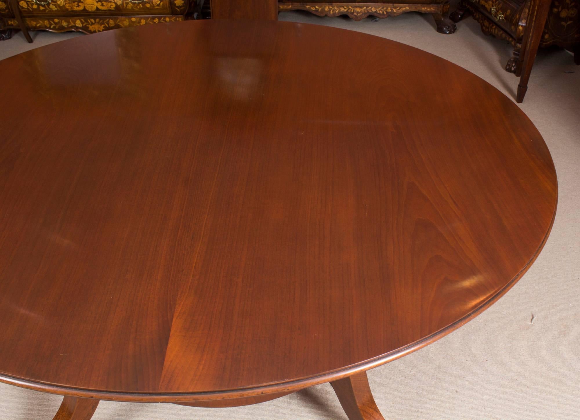 Vintage Mahogany Jupe Dining Table and Leaf Cabinet, Mid-20th Century 3