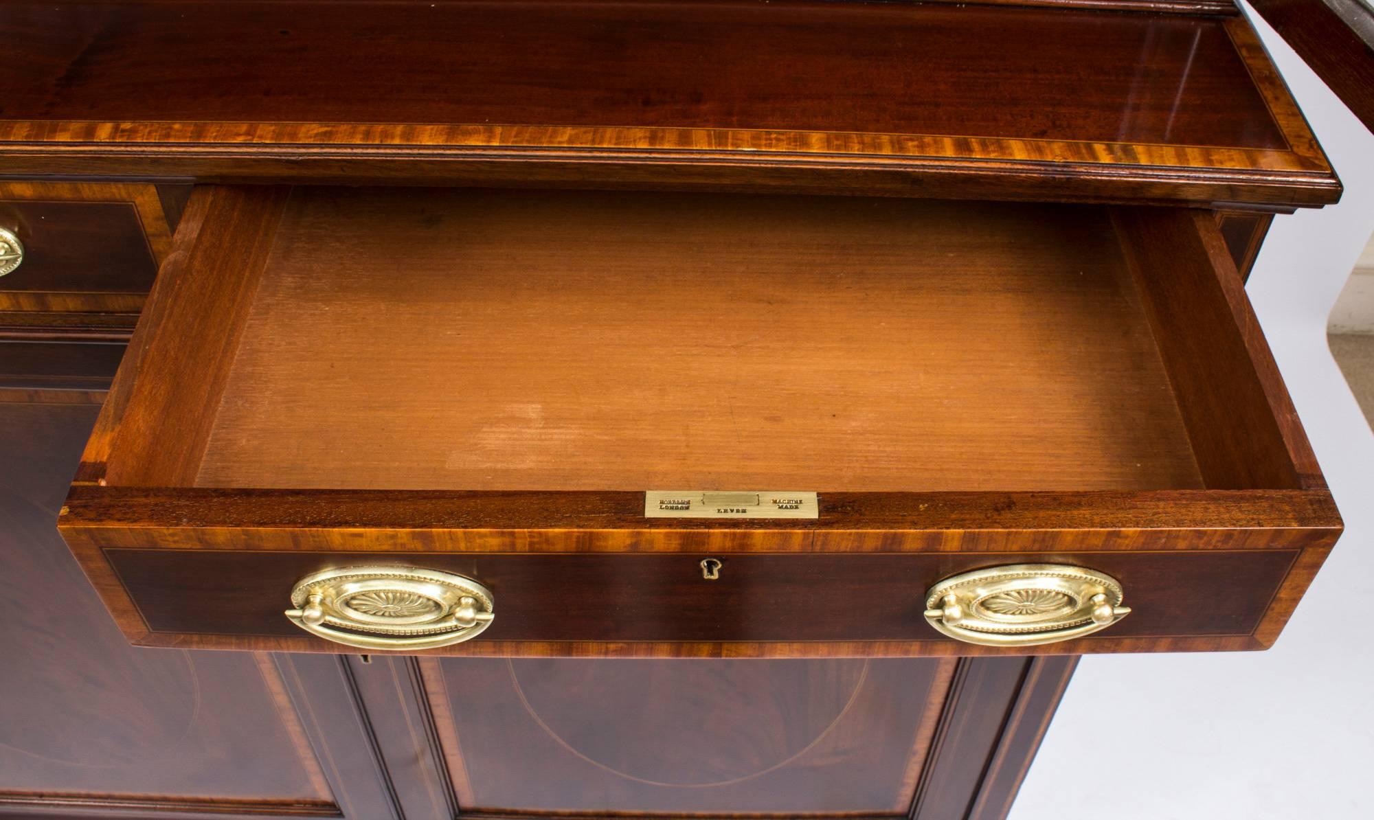 English Early 20th Century Edwardian Inlaid Mahogany Bookcase by Maple & Co