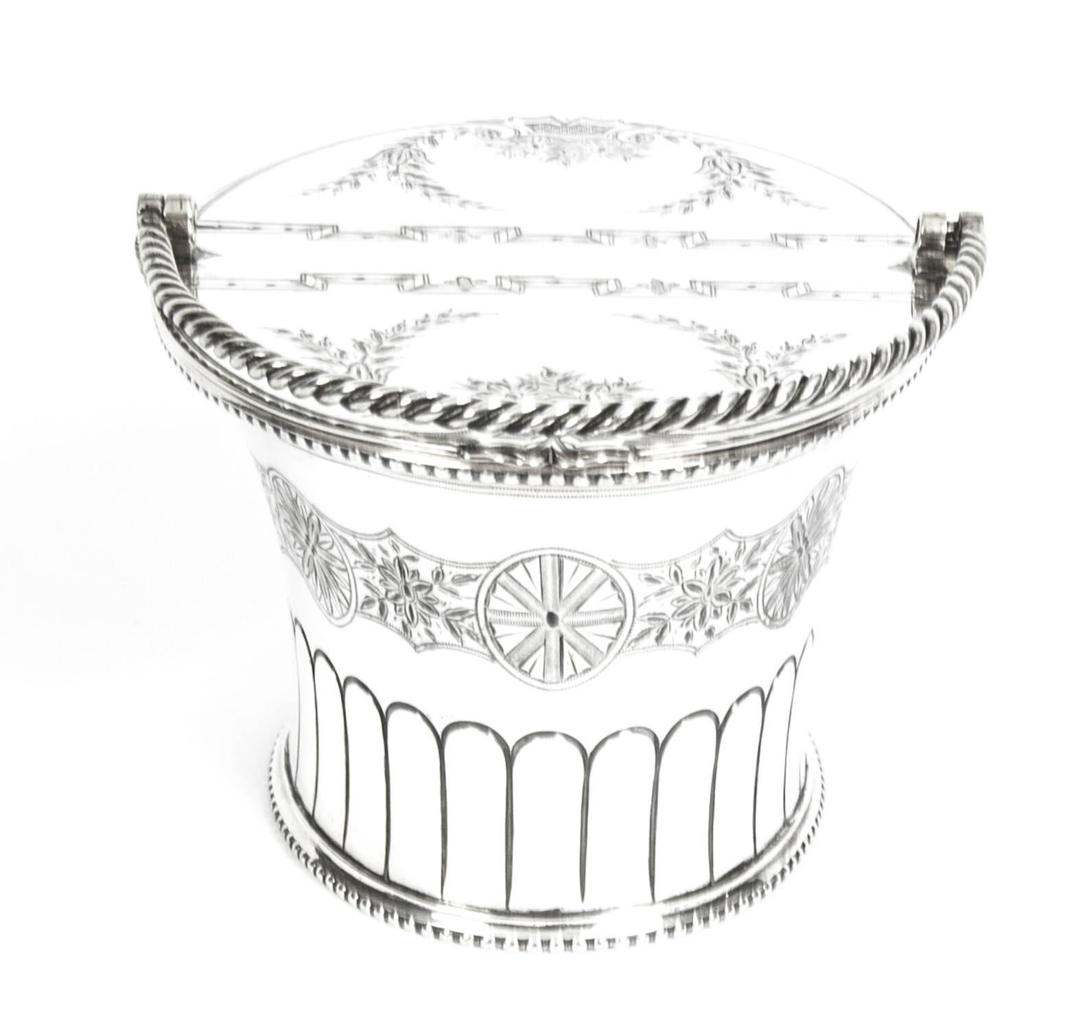 Antique Silver Plated Victorian Sweet Basket 19th Century In Excellent Condition In London, GB