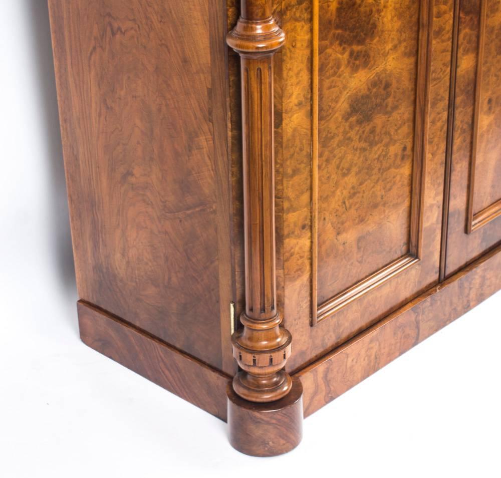 19th Century Victorian Burr Walnut Wardrobe In Excellent Condition In London, GB