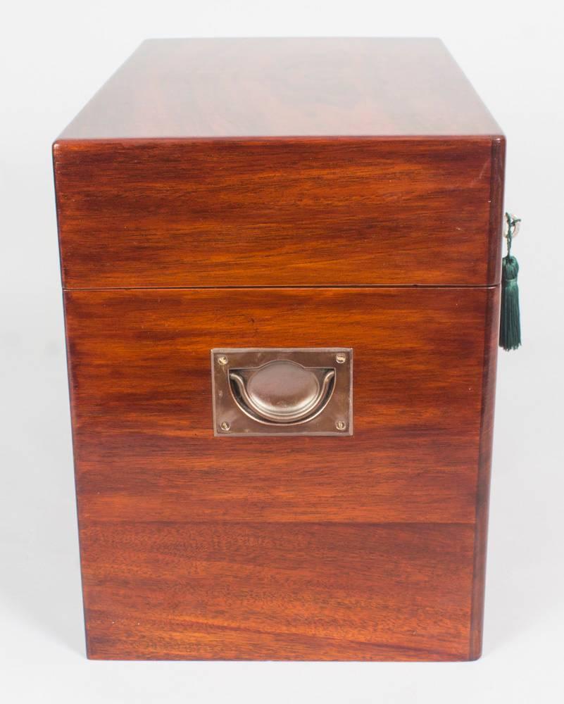 Vintage Walnut Cased Decanter Box, Aspreys, Mid-20th Century In Excellent Condition In London, GB