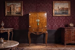 Vintage-Cocktailschrank/Getränkeschrank/Bar- und Glaswarenschrank aus Wurzelnussholz, Mid- 20. Jahrhundert
