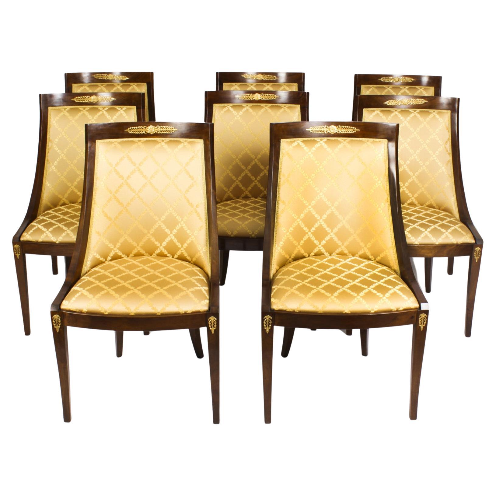 Ensemble vintage de huit chaises de salle à manger Gondola de style néo-empire français, 20ème siècle