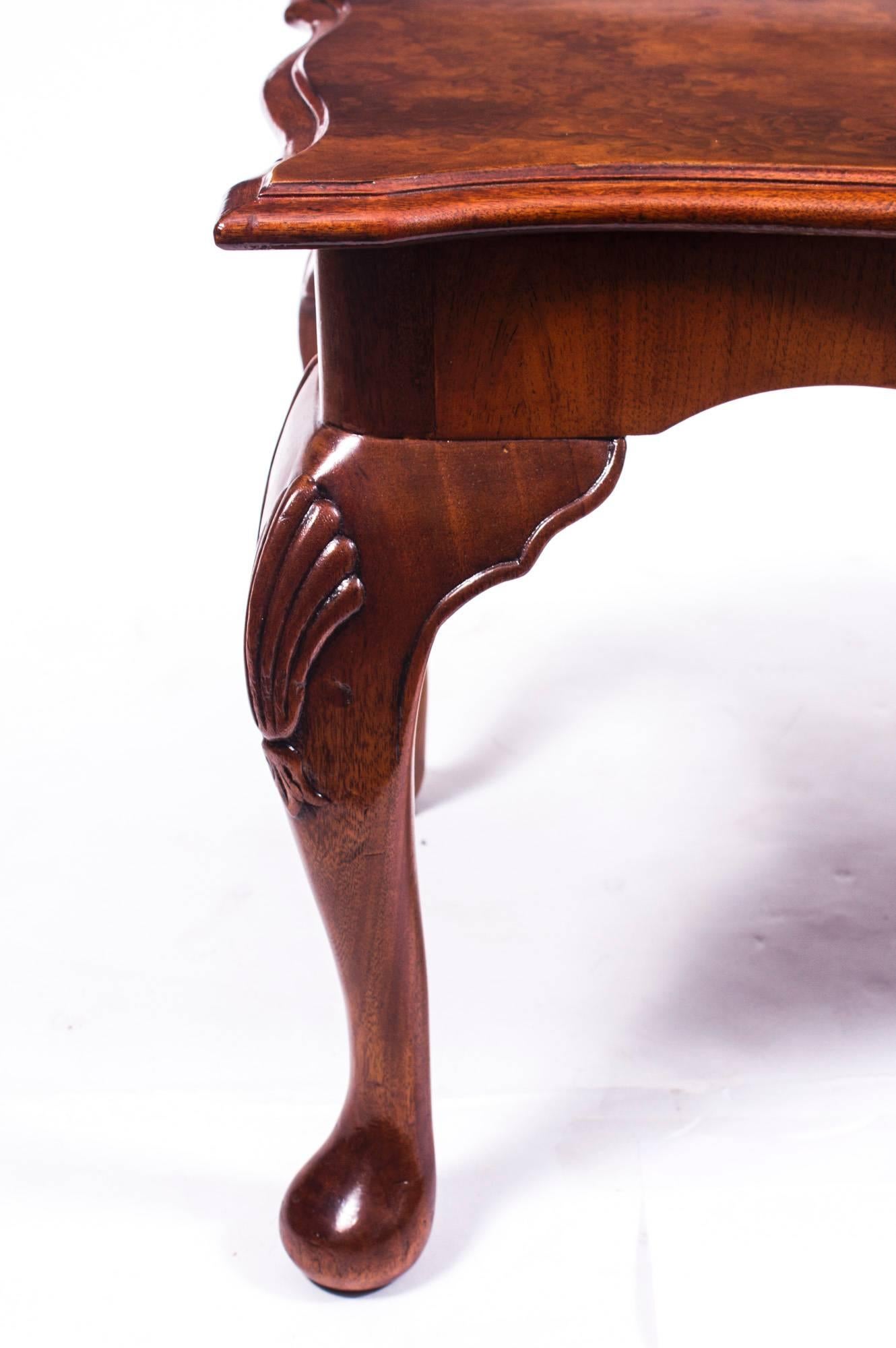 Vintage Burr Walnut Queen Anne Style Coffee Table, Mid-20th Century In Excellent Condition In London, GB