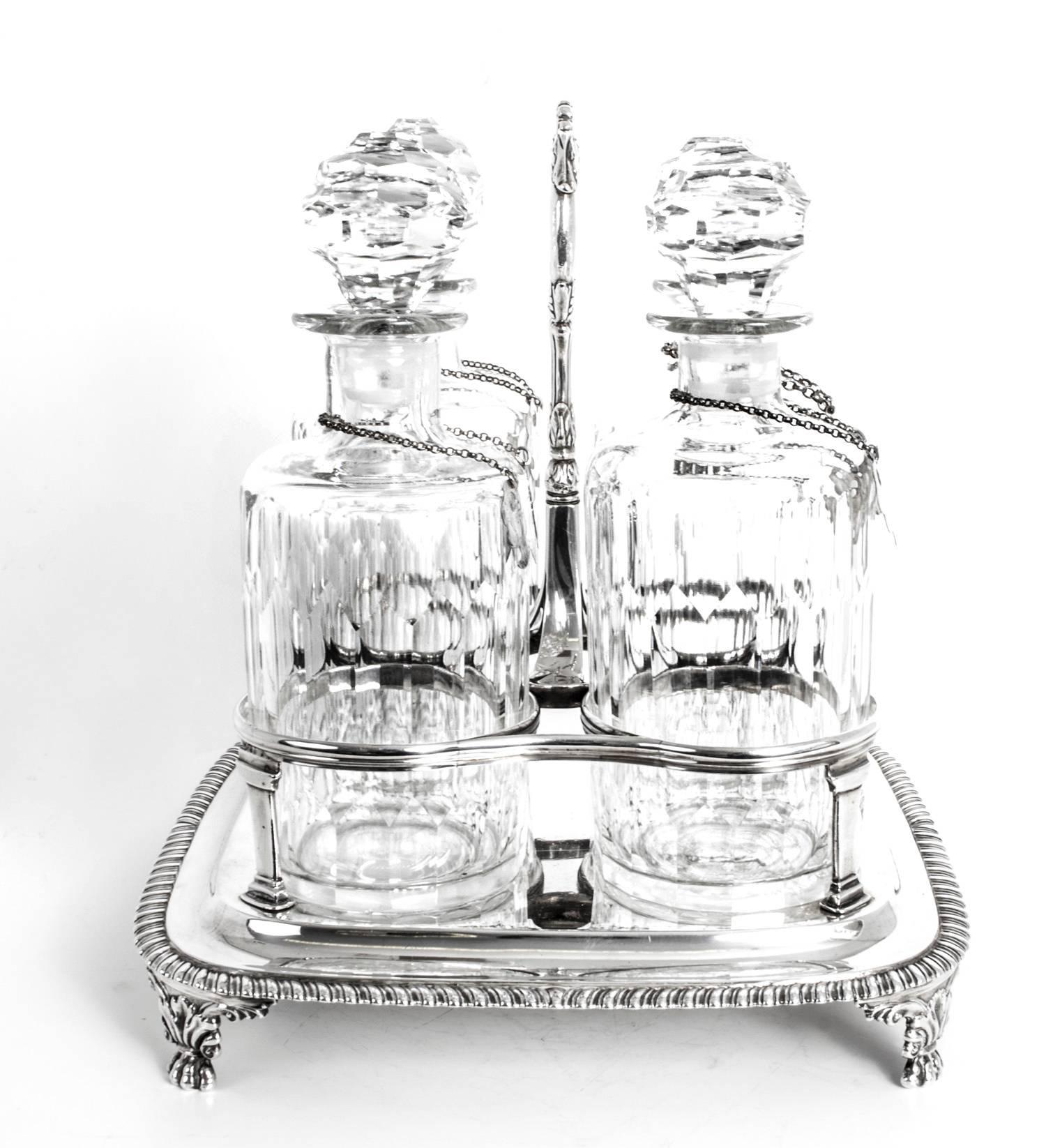 Antique George III Sterling Silver Four Cut Glass Bottle Tantalus, 1815 In Excellent Condition In London, GB