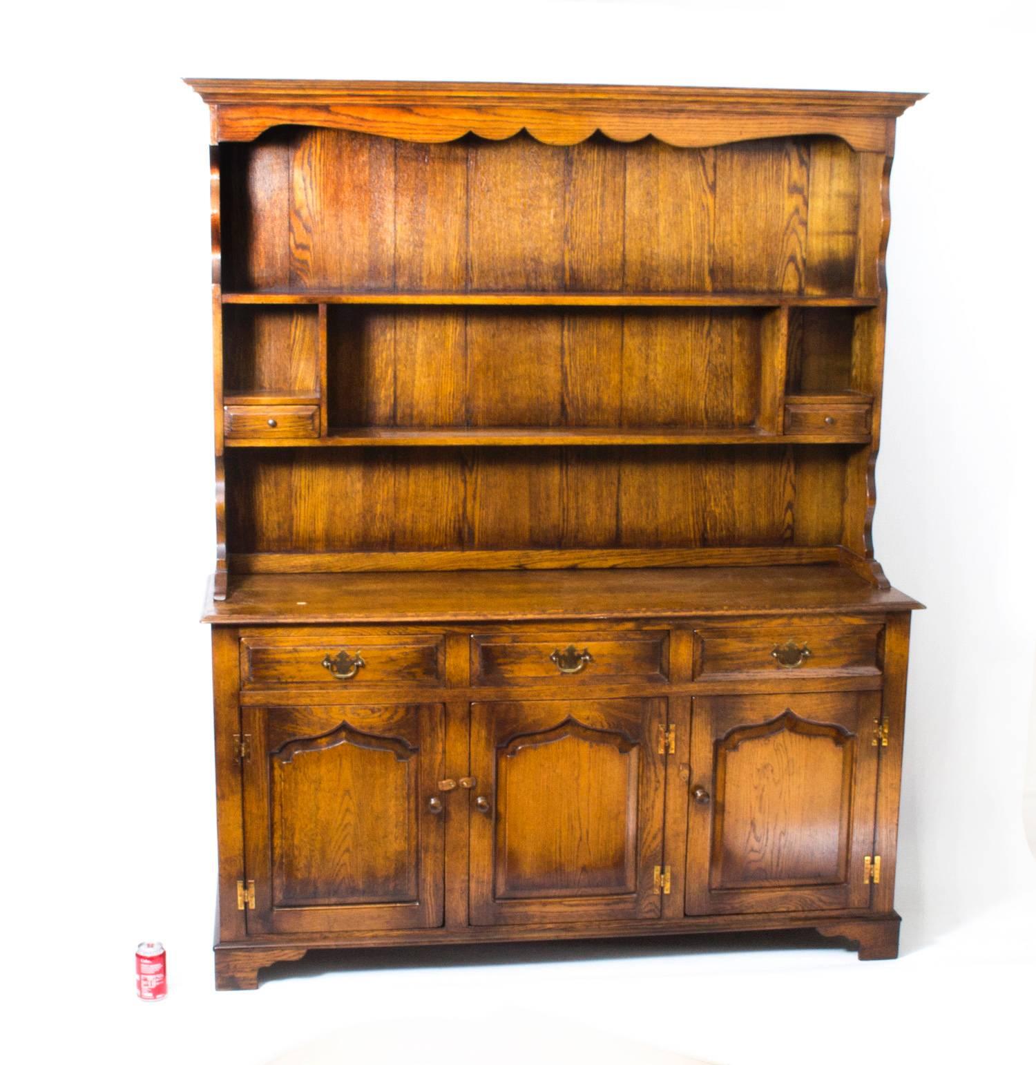 Vintage Welsh Oak Dresser Cabinet Sideboard, Late 20th Century 3