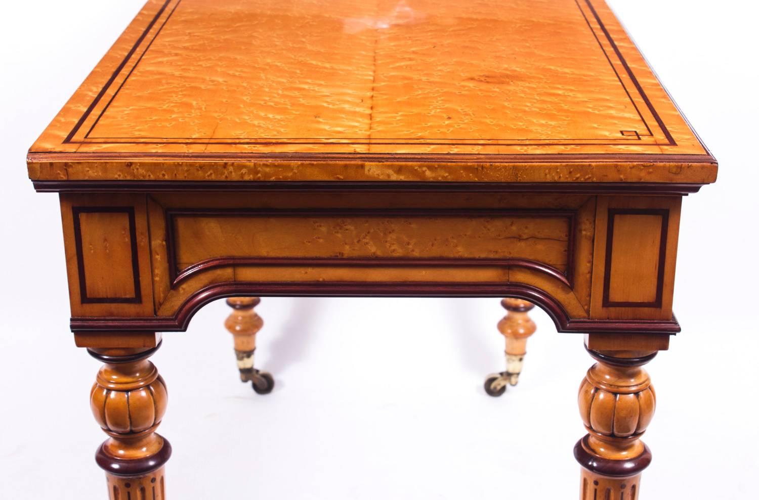 Antique Gillows Style Bird's-Eye Maple Writing Table Desk, 1830 2