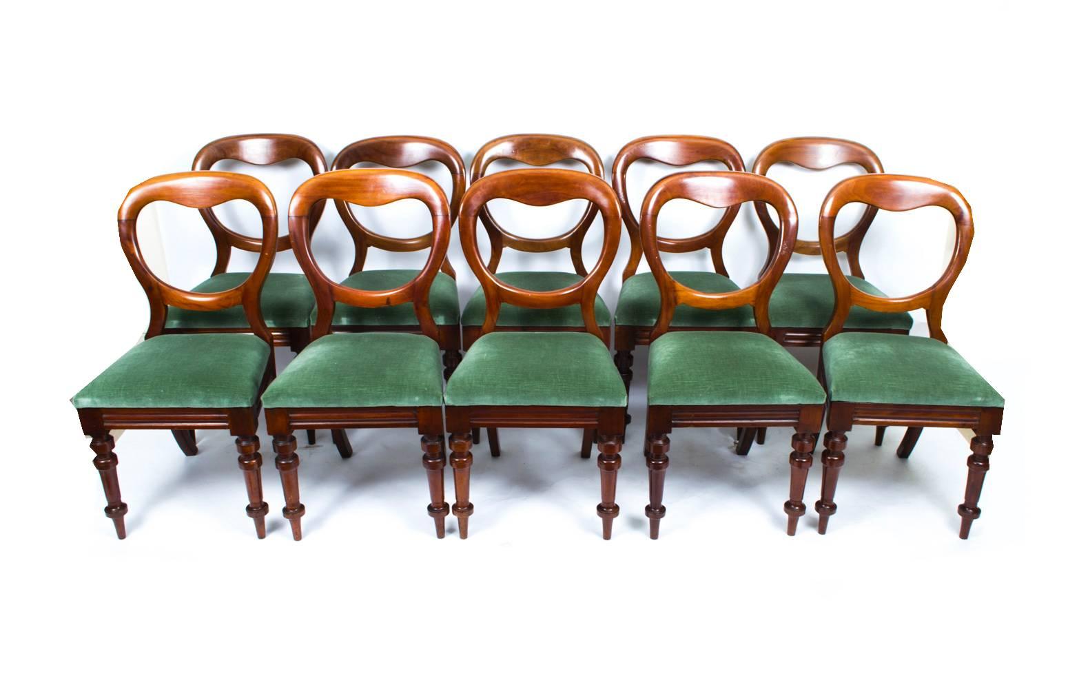 Antique Set of Ten Victorian Balloon Back Dining Chairs, circa 1880 2