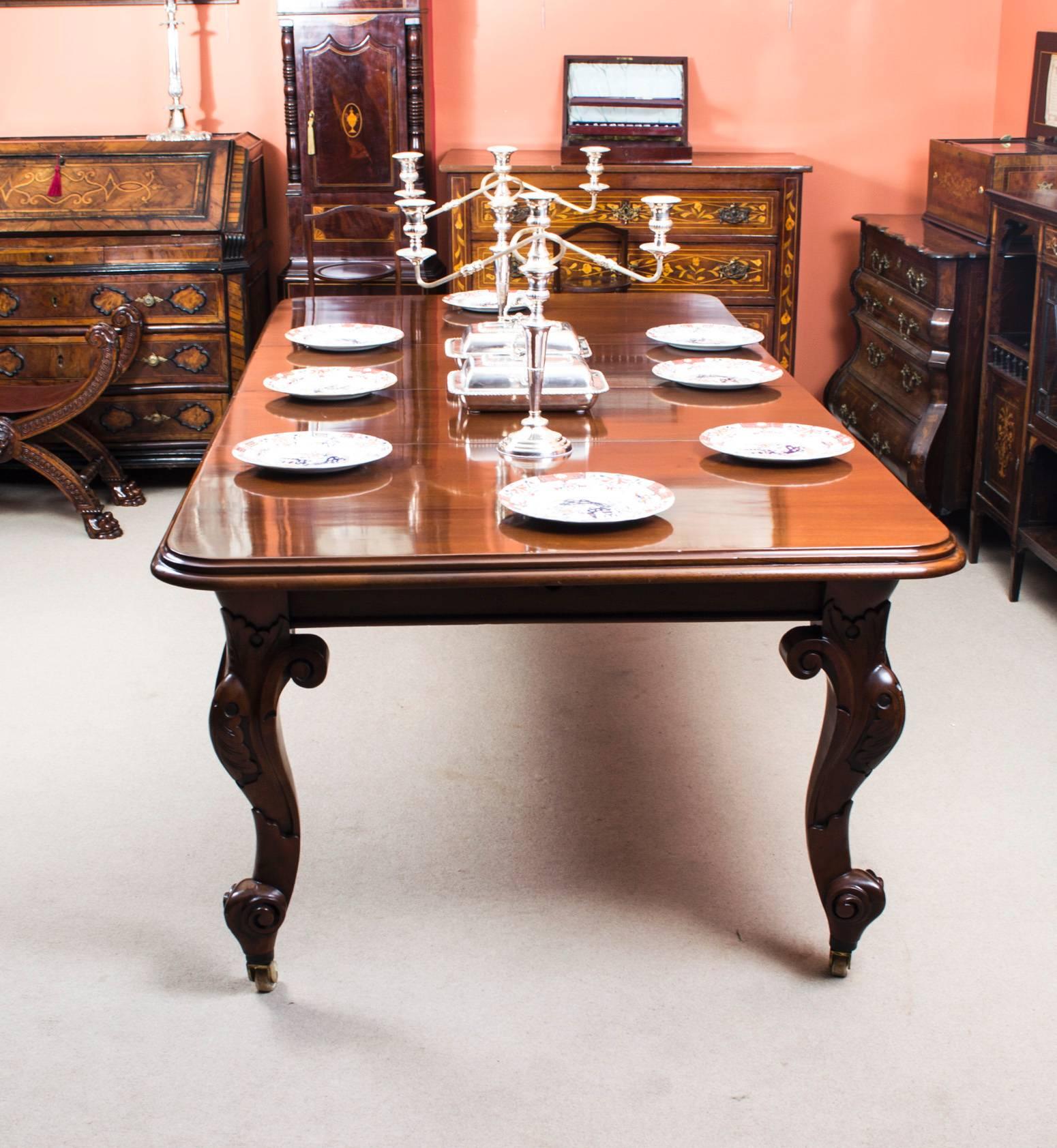 Antique Victorian Mahogany Dining Table and Eight Chairs 1