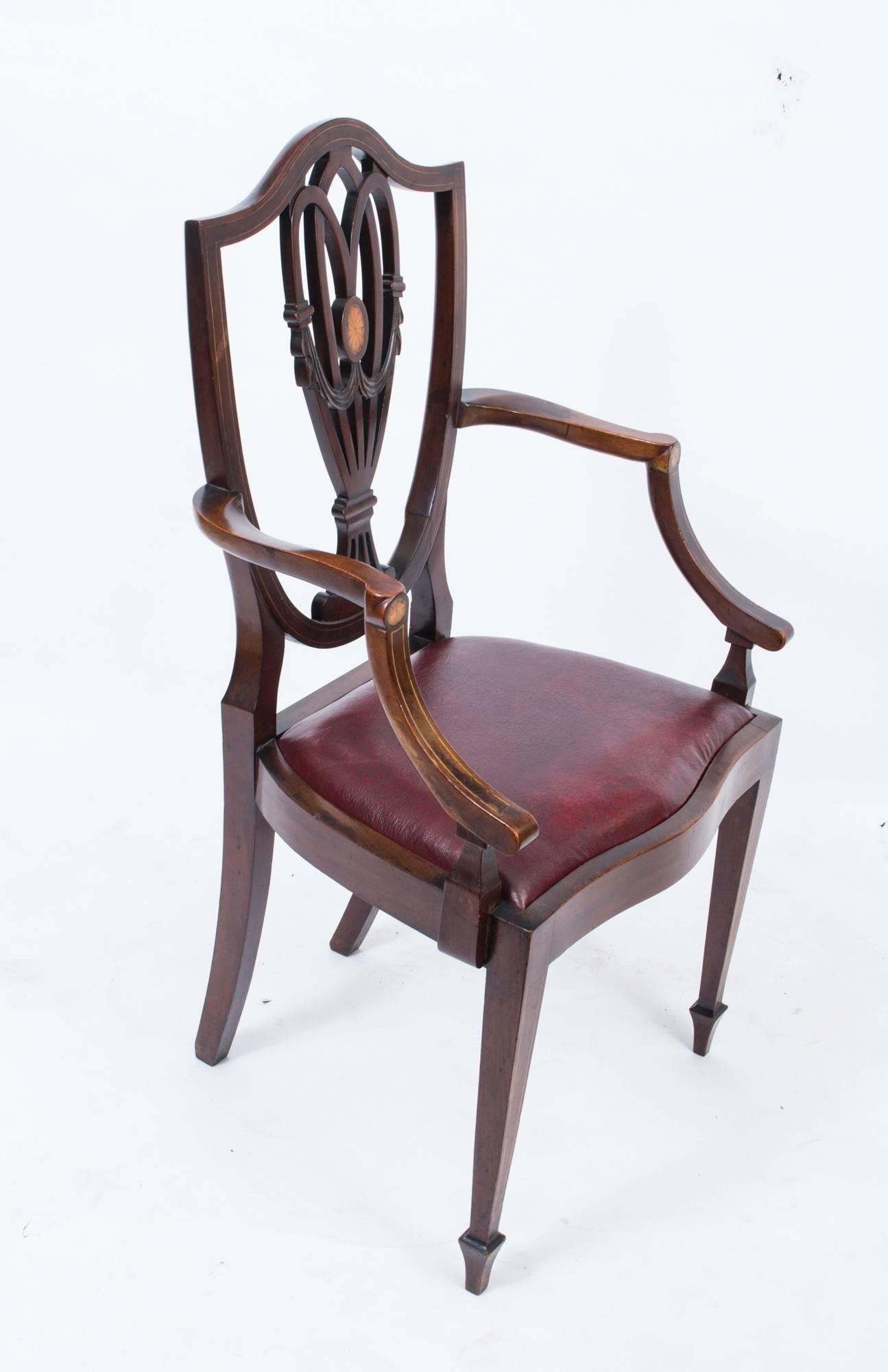 Antique Set of Eight English Hepplewhite Dining Chairs, circa 1900 In Excellent Condition In London, GB