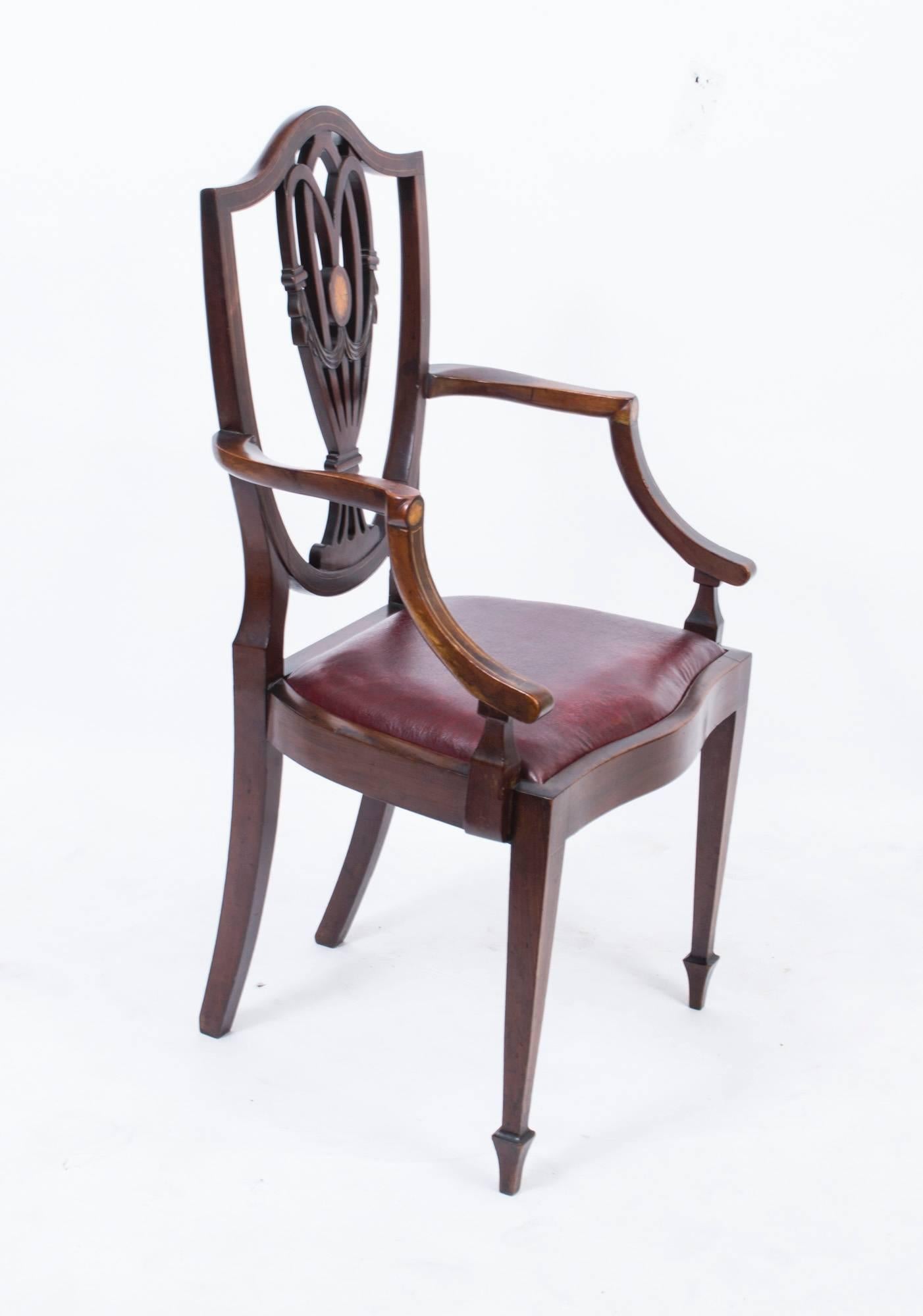 Early 20th Century Antique Set of Eight English Hepplewhite Dining Chairs, circa 1900