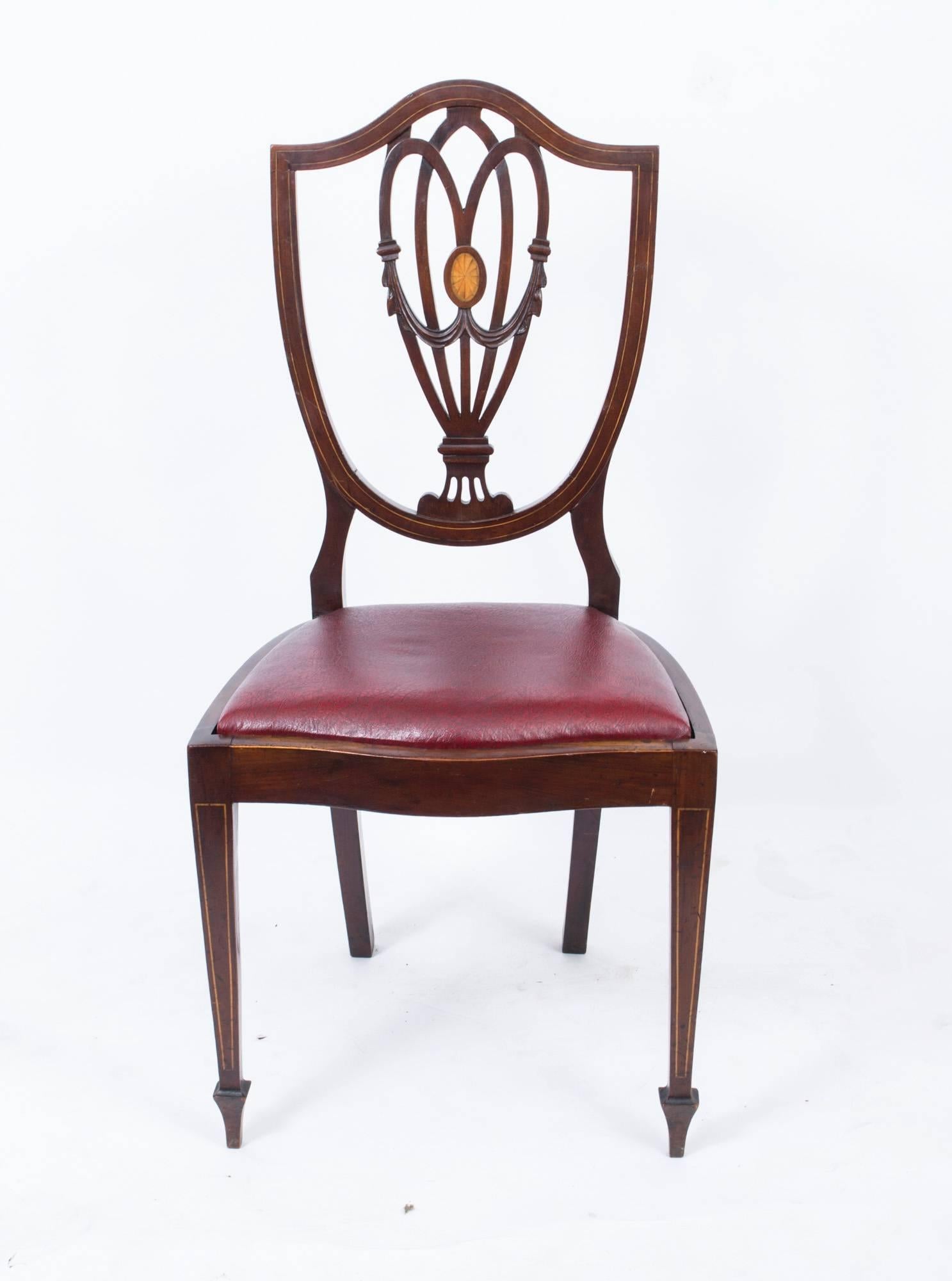 Antique Set of Eight English Hepplewhite Dining Chairs, circa 1900 2