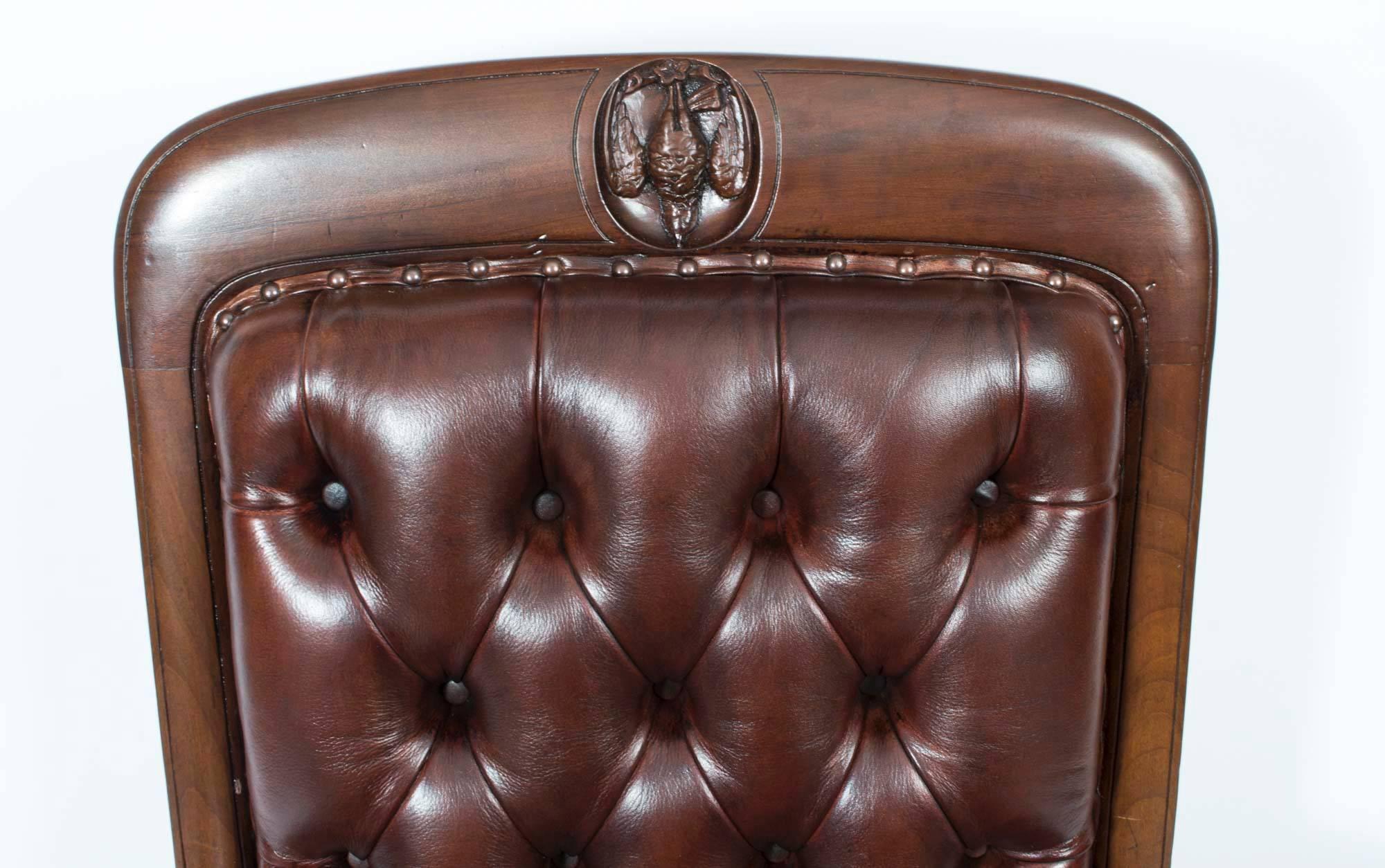 19th Century Pair of English Victorian Leather Armchairs In Excellent Condition For Sale In London, GB