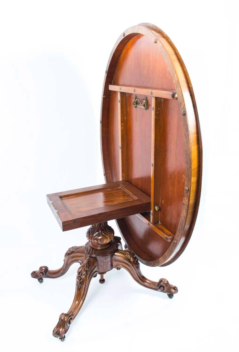 Antique Burr Walnut Marquetry Oval Loo Table, circa 1860 In Excellent Condition In London, GB