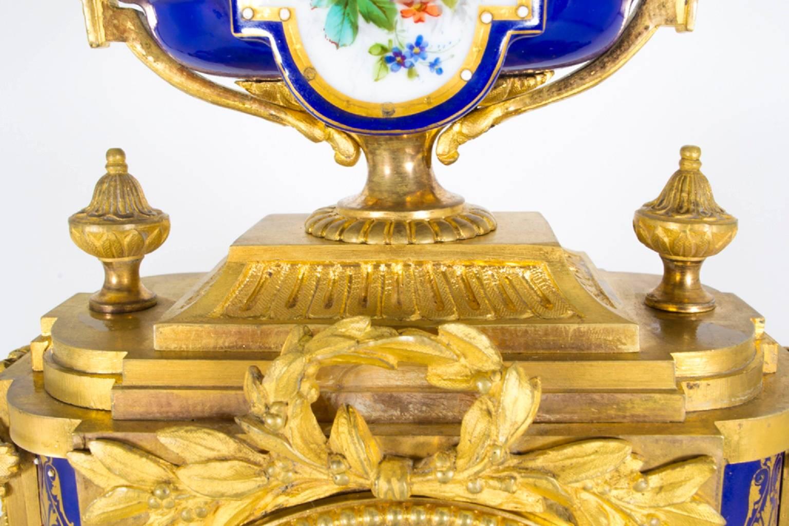 19th Century French Ormolu Porcelain Mantel Clock In Excellent Condition In London, GB