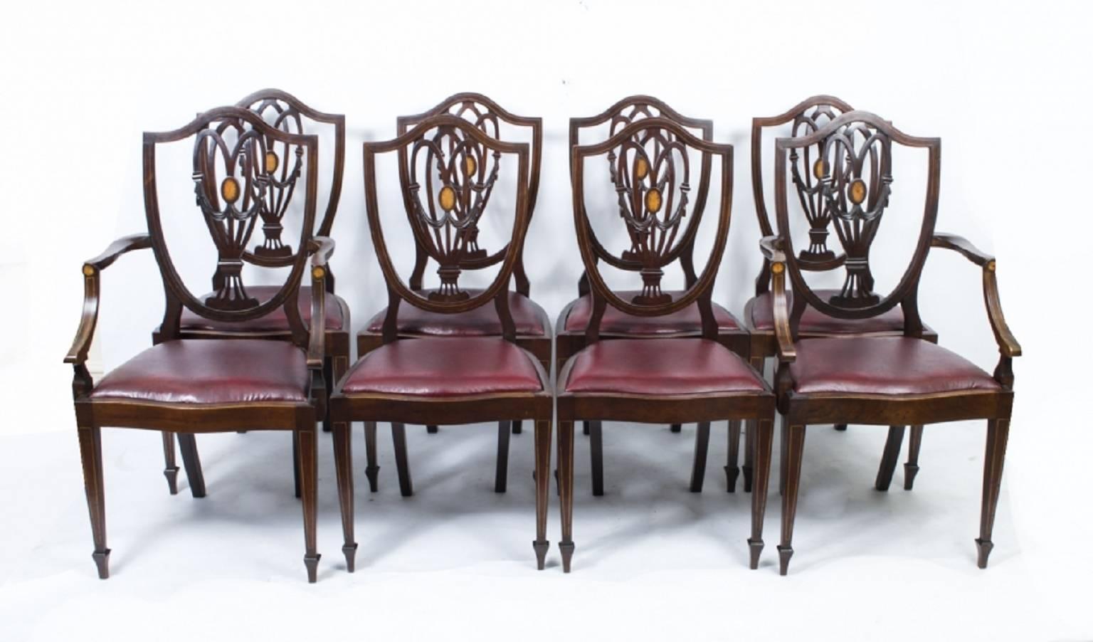 Early 20th Century Antique Edwardian Dining Table with Eight Chairs, circa 1900