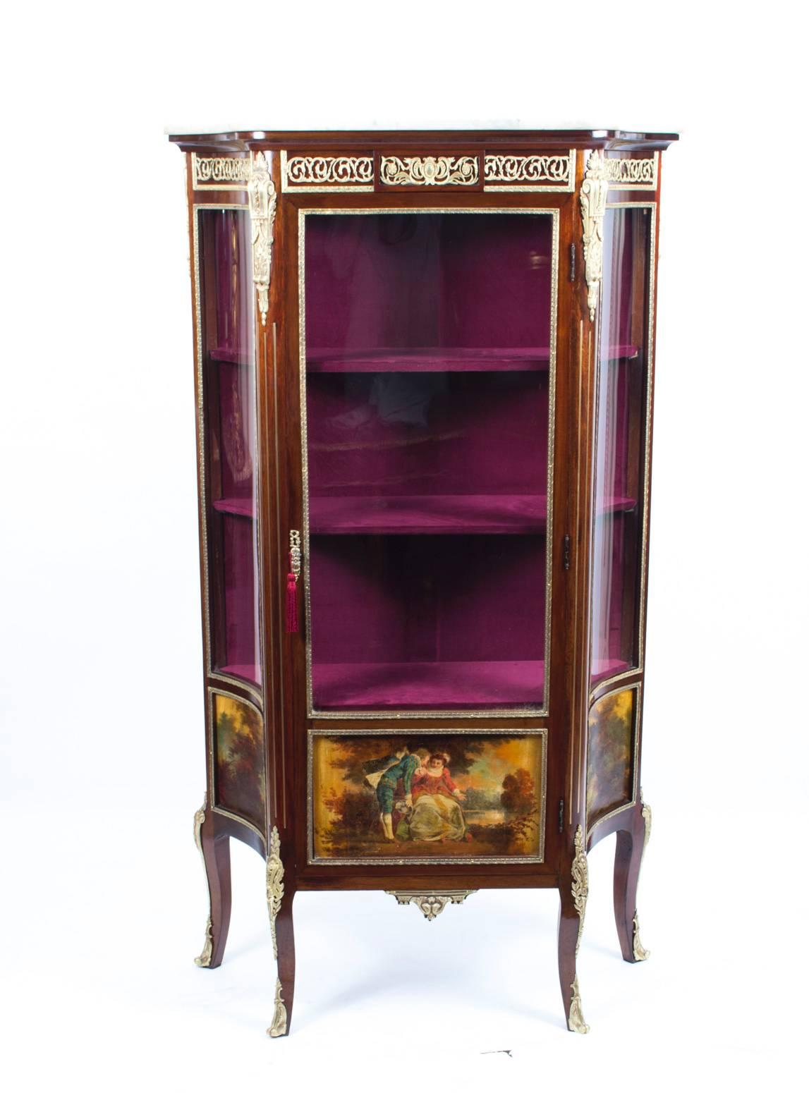 This is a superb antique French Vernis Martin mahogany display cabinet in the Louis XV Revival, circa 1880 in date.

This beautiful cabinet has hand-painted decoration, exquisite ormolu mounts and a beautiful 