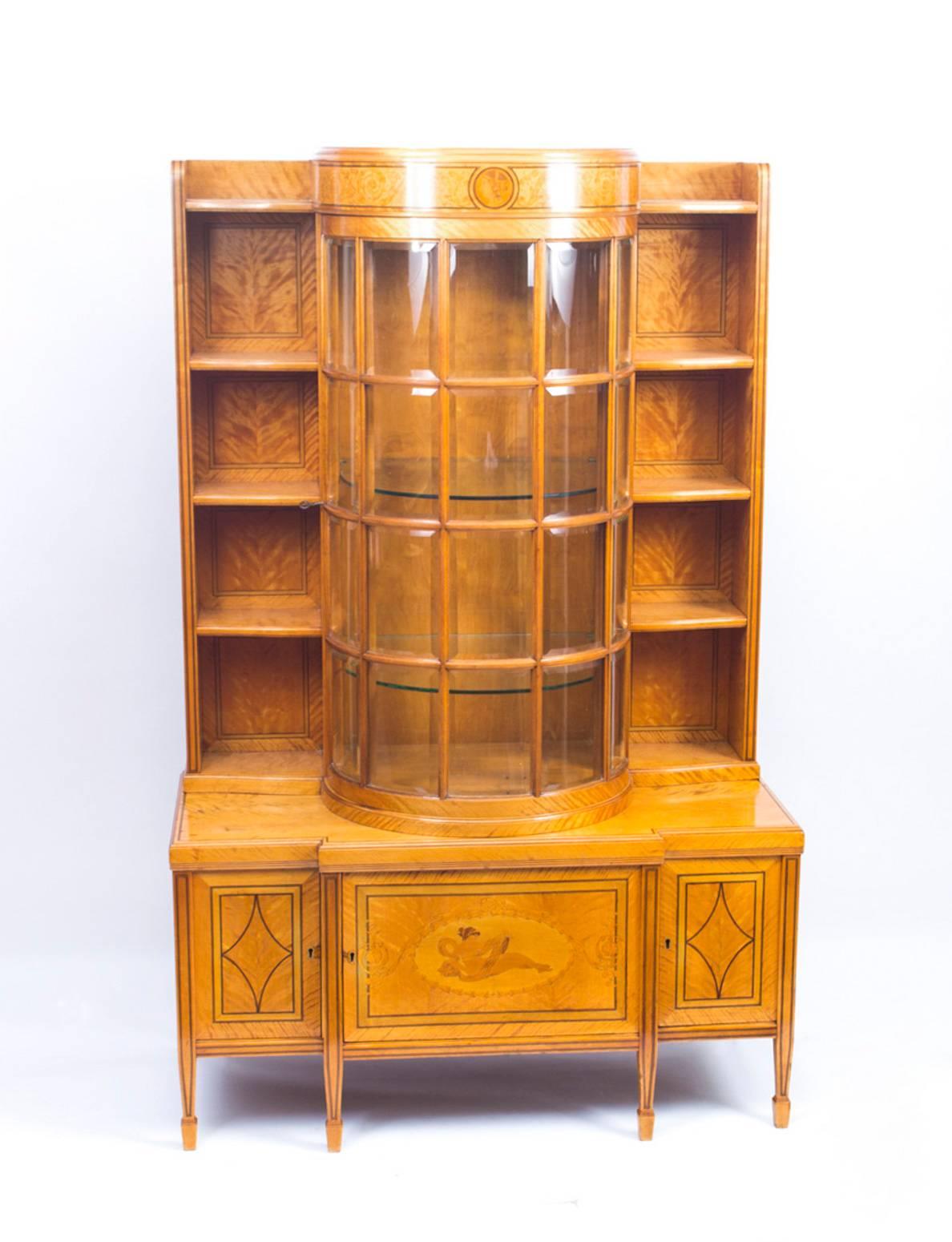 19th Century Late Victorian Satinwood Display Cabinet In Excellent Condition In London, GB