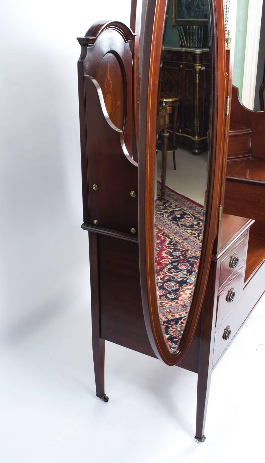 Early 20th Century Edwardian Mahogany Triple Mirror Dressing Table 1