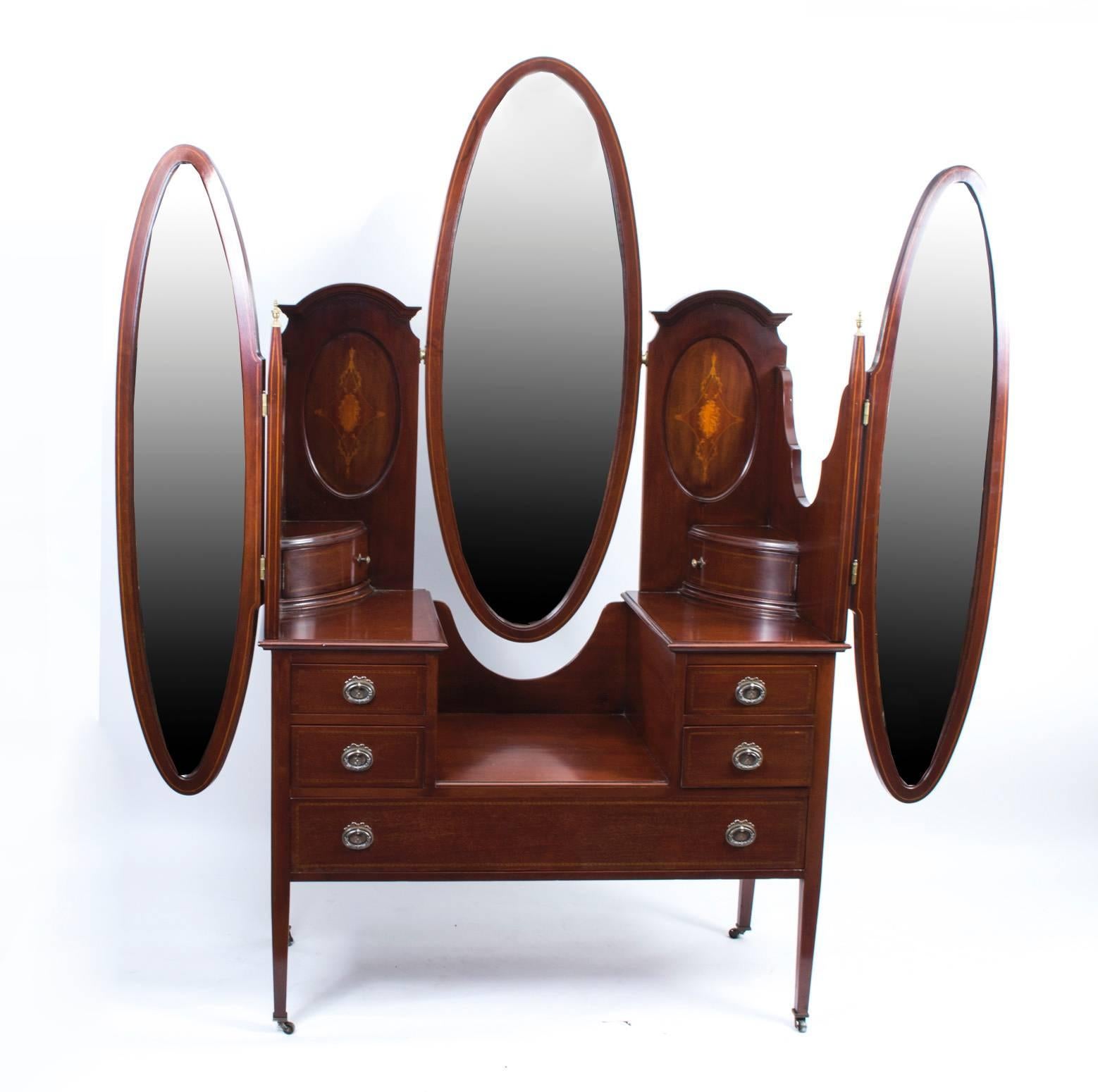 Early 20th Century Edwardian Mahogany Triple Mirror Dressing Table 3