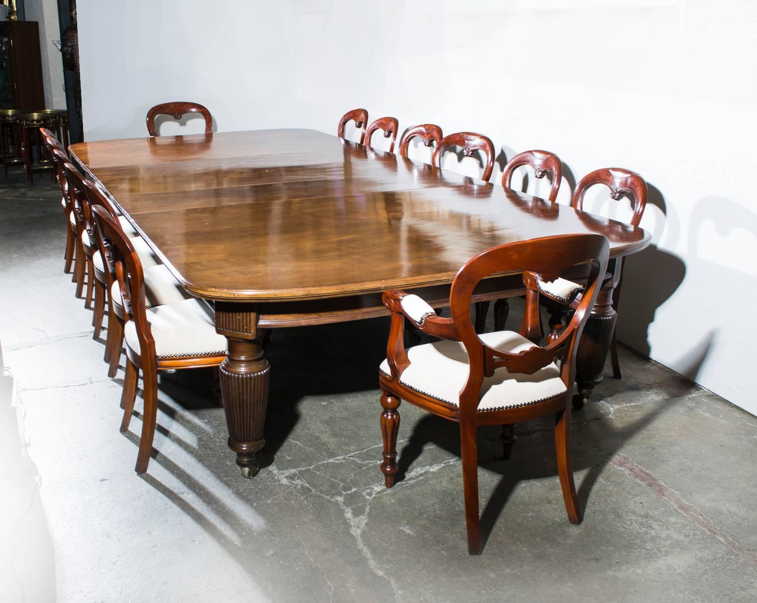 Late 19th Century Antique Victorian Extending Dining Table, circa 1880