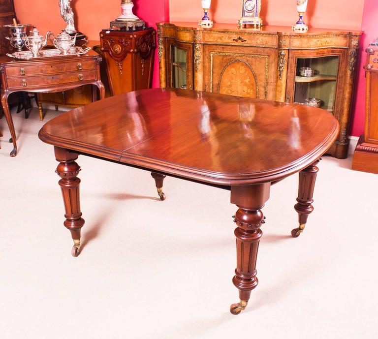 Antique Victorian Walnut Extending Dining Table, circa 1860 at 1stDibs