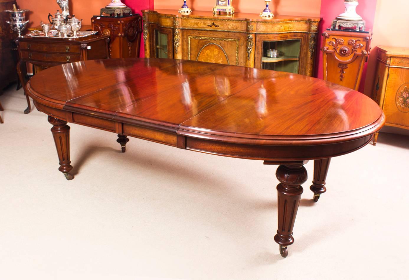Antique Victorian Oval Extending Dining Table, circa 1860 2
