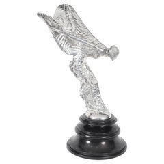 Vintage-Skulptur „Spirit of Ecstasy“ von Rolls-Royce, 2 Fuß 6 Zoll (75 cm), Mitte des 20. Jahrhunderts