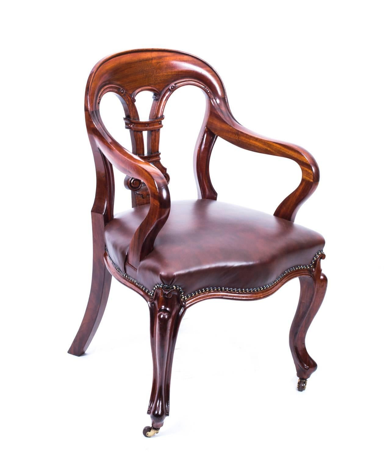 19th Century Pair of William IV Mahogany and Leather Armchairs 2
