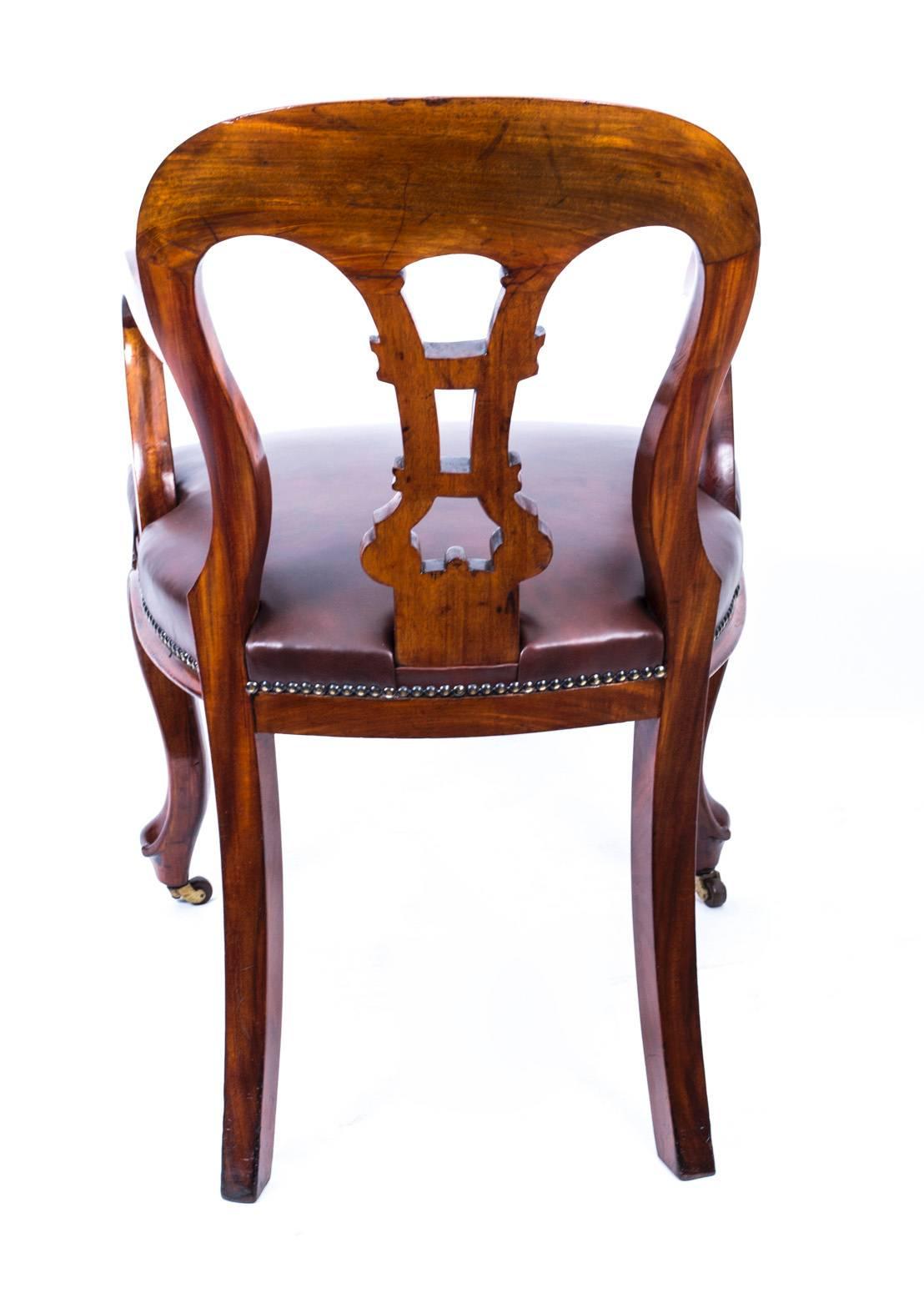 19th Century Pair of William IV Mahogany and Leather Armchairs 4