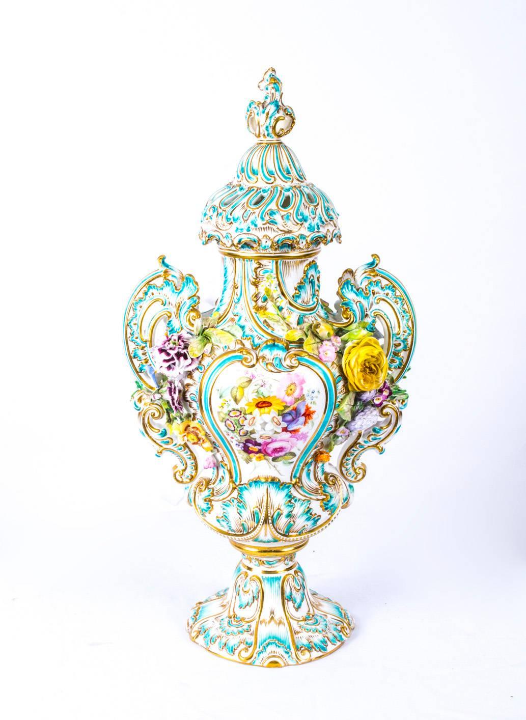 Antique Pair of Meissen Porcelain Vases, circa 1810 2