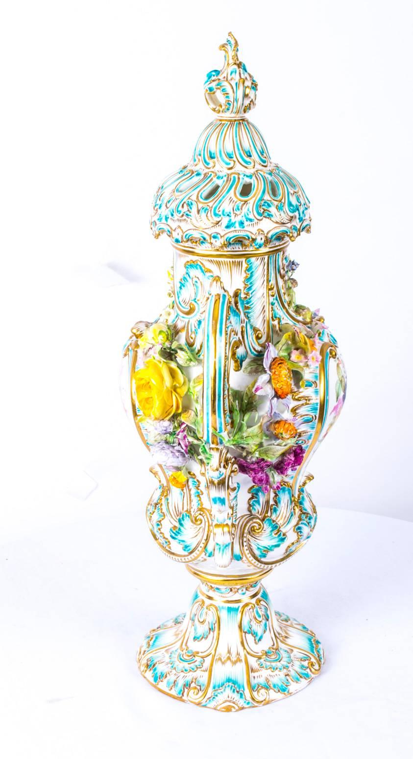 Antique Pair of Meissen Porcelain Vases, circa 1810 3