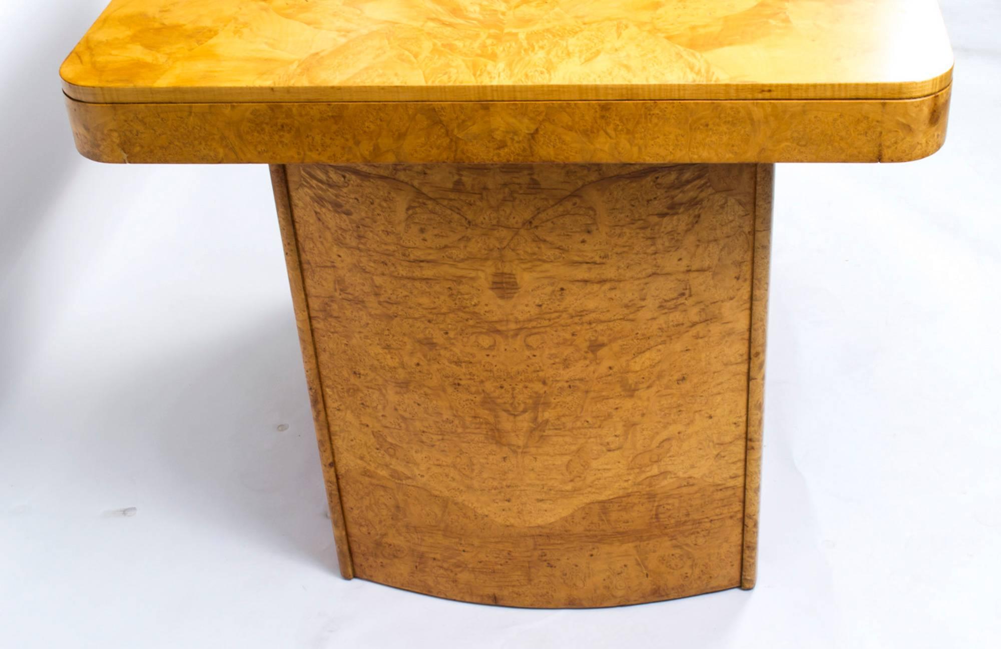 1930s Art Deco Bird's-Eye Maple Dining Table In Excellent Condition In London, GB